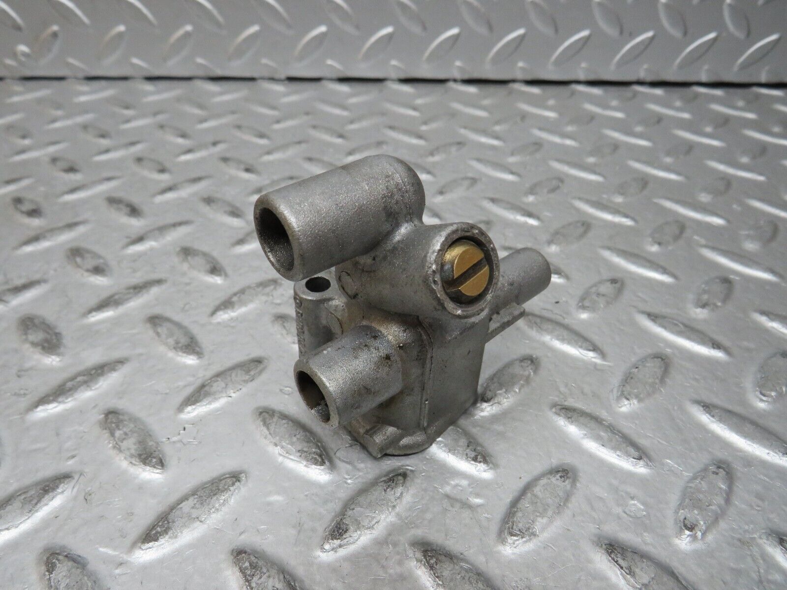 28820 Mercedes-Benz W123 230E Idle Control Valve 1020941212