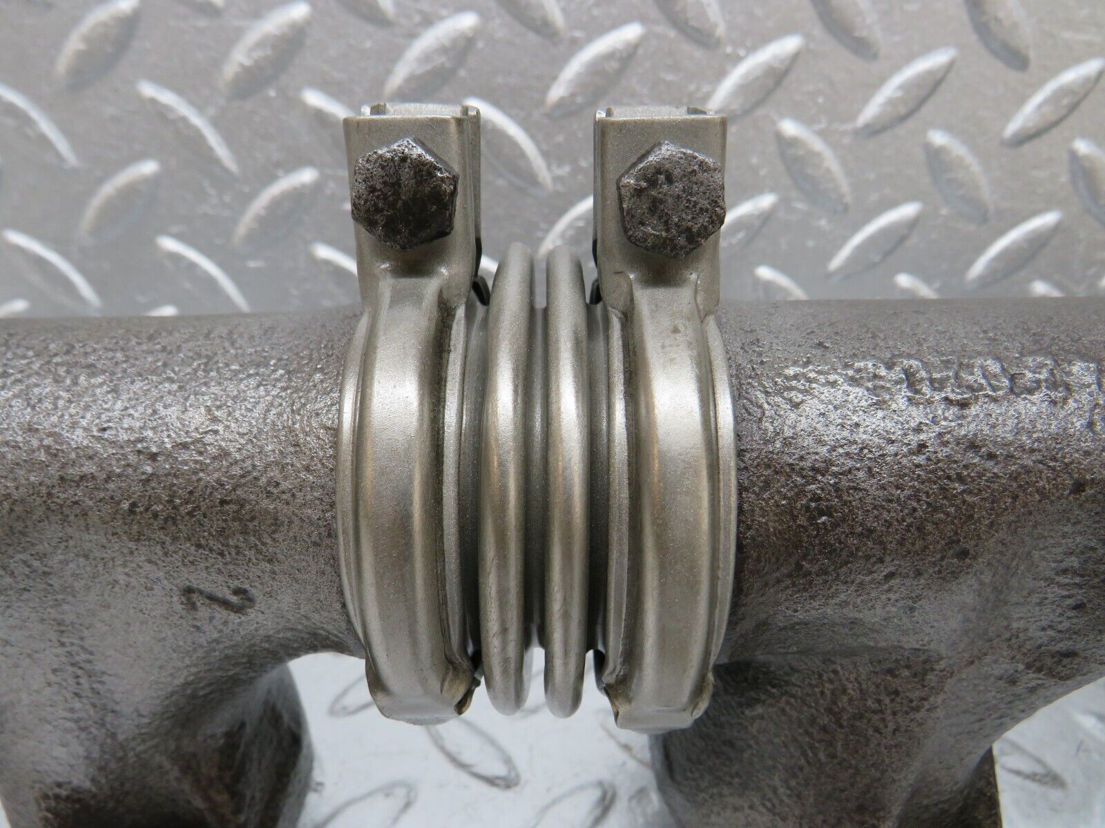 34636 Mercedes-Benz C126 380SEC Exhaust Manifold Right 1161420602 1161420702