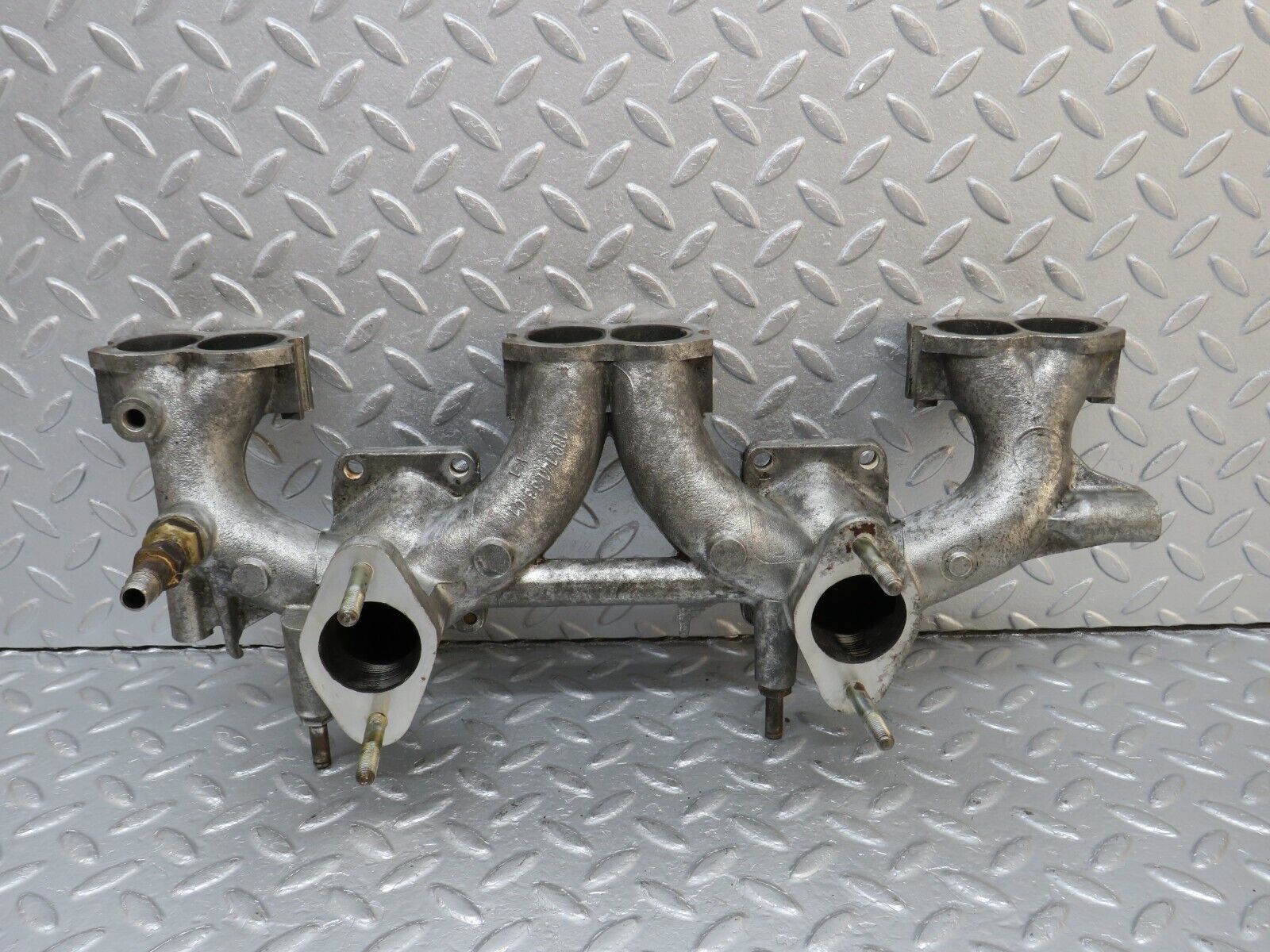 40354 Mercedes-Benz W110 230 Intake Manifold 1801413301