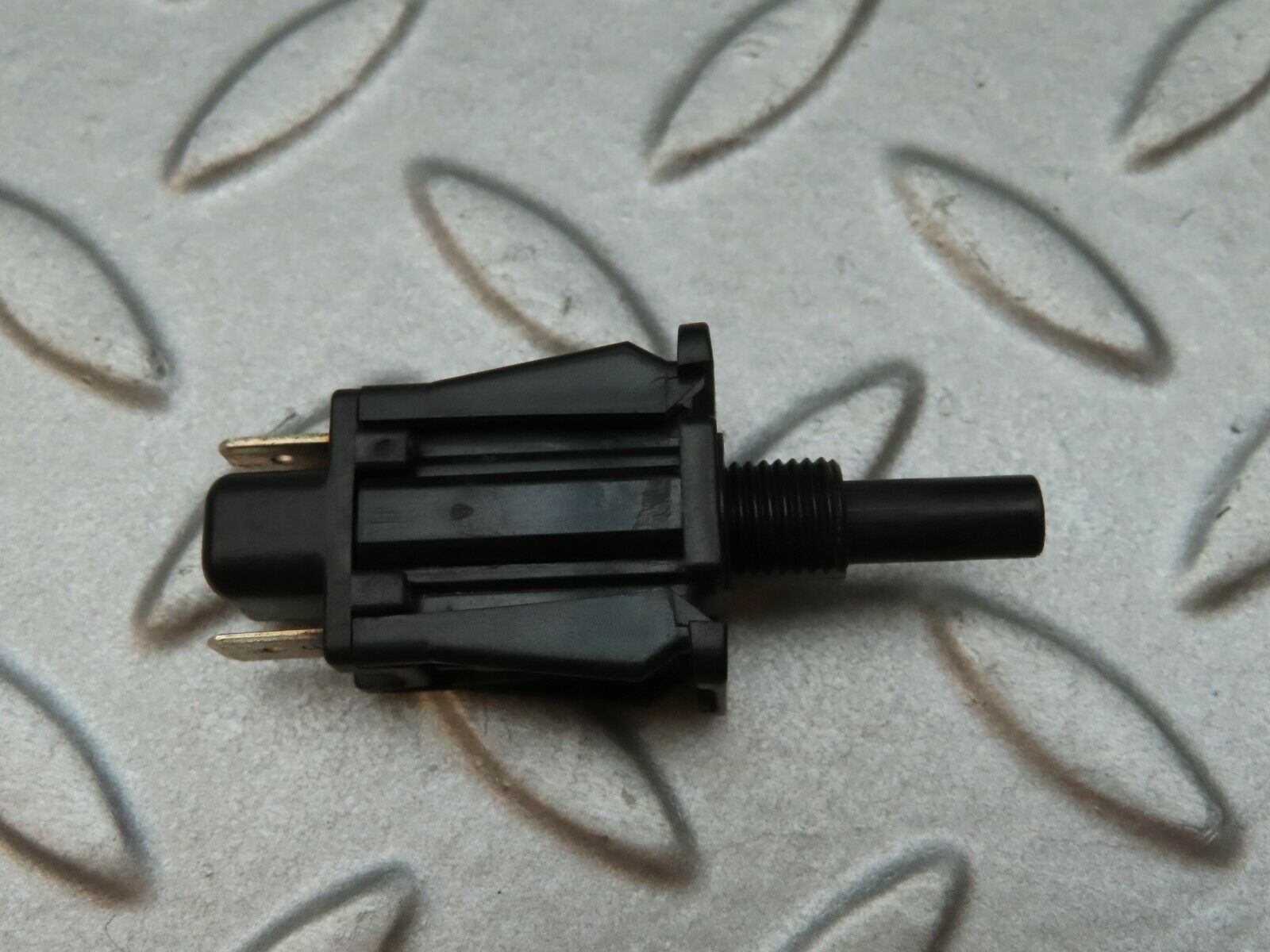 3836 Mercedes-Benz S123 200T Wagon Door Contact Switch 2018201110