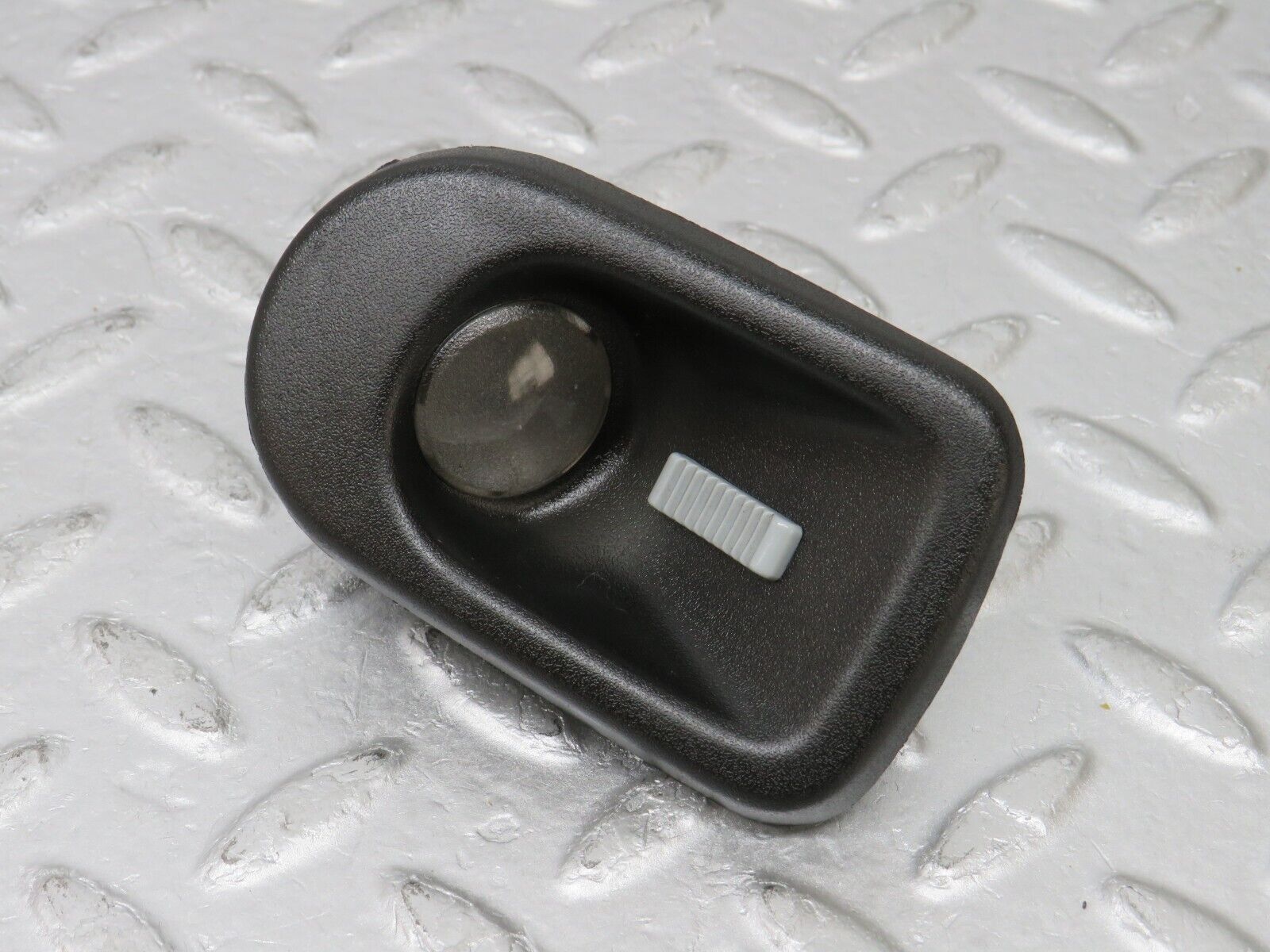 36077 Mercedes-Benz W126 420SE Rear Right Interior Light 1268200401