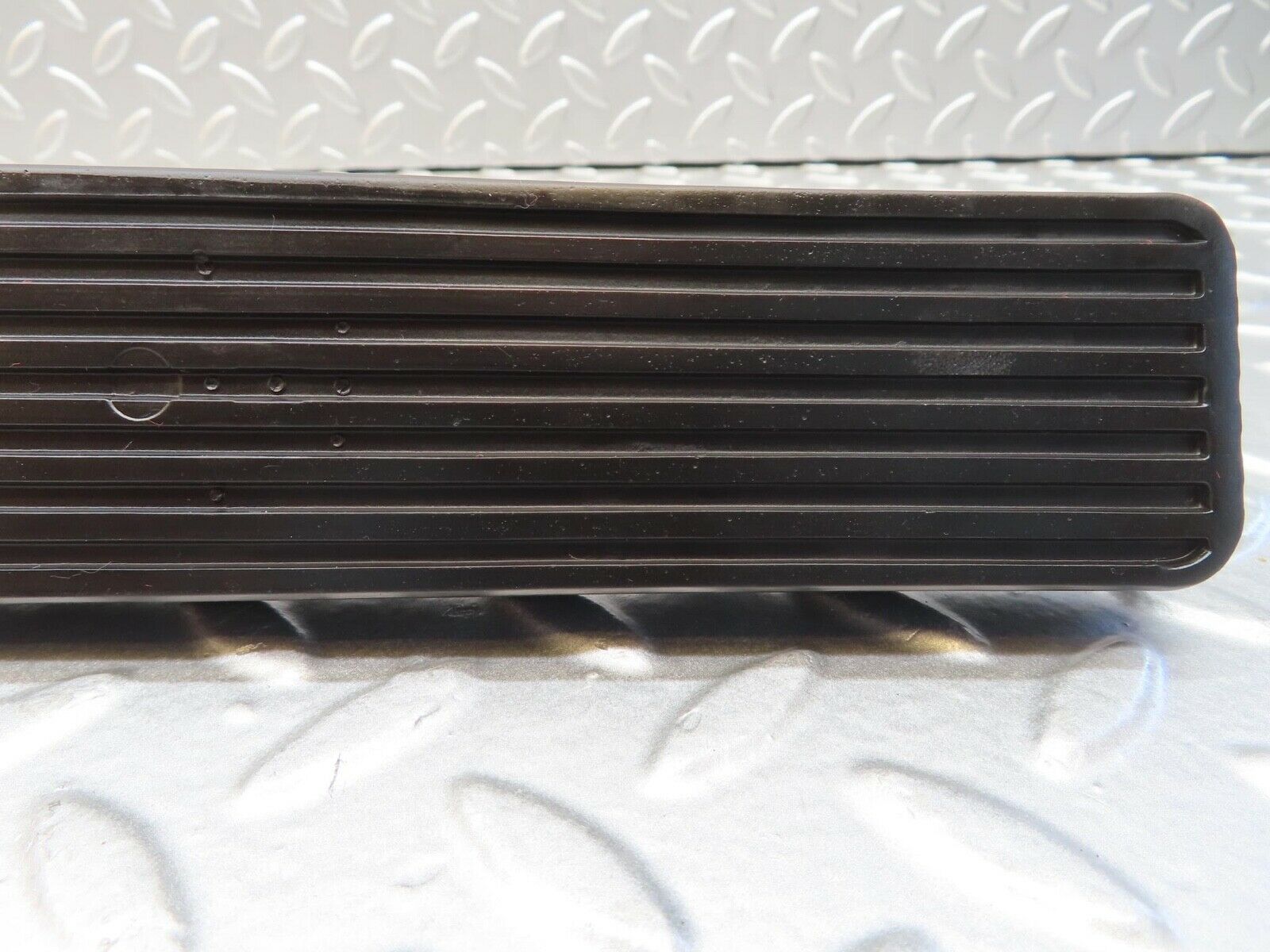 15441 Mercedes-Benz W123 230E Accelerator Pedal With Rubber 1233010082