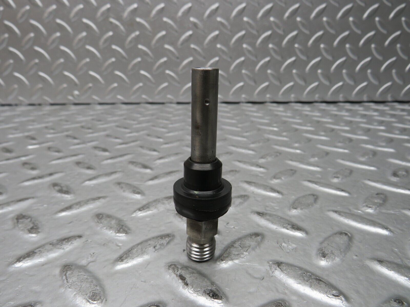 28661 Mercedes-Benz W123 230E Fuel Injector Bosch 0437502010