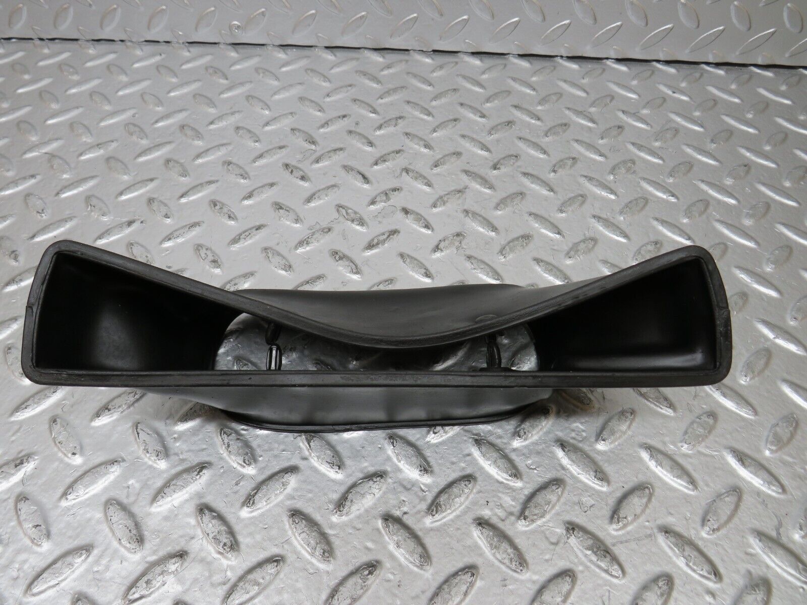 26185 Mercedes-Benz W116 450SE Heating Duct Rubber Ventilation 1168310088