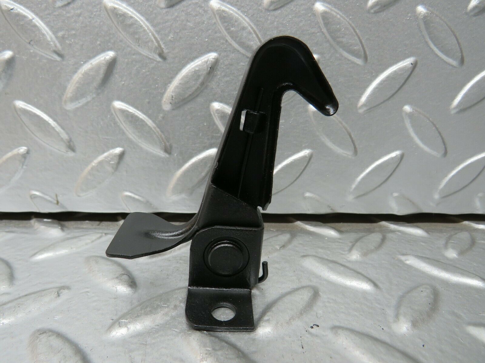 23622 Mercedes-Benz W114 280E Bonnet Safety Latch