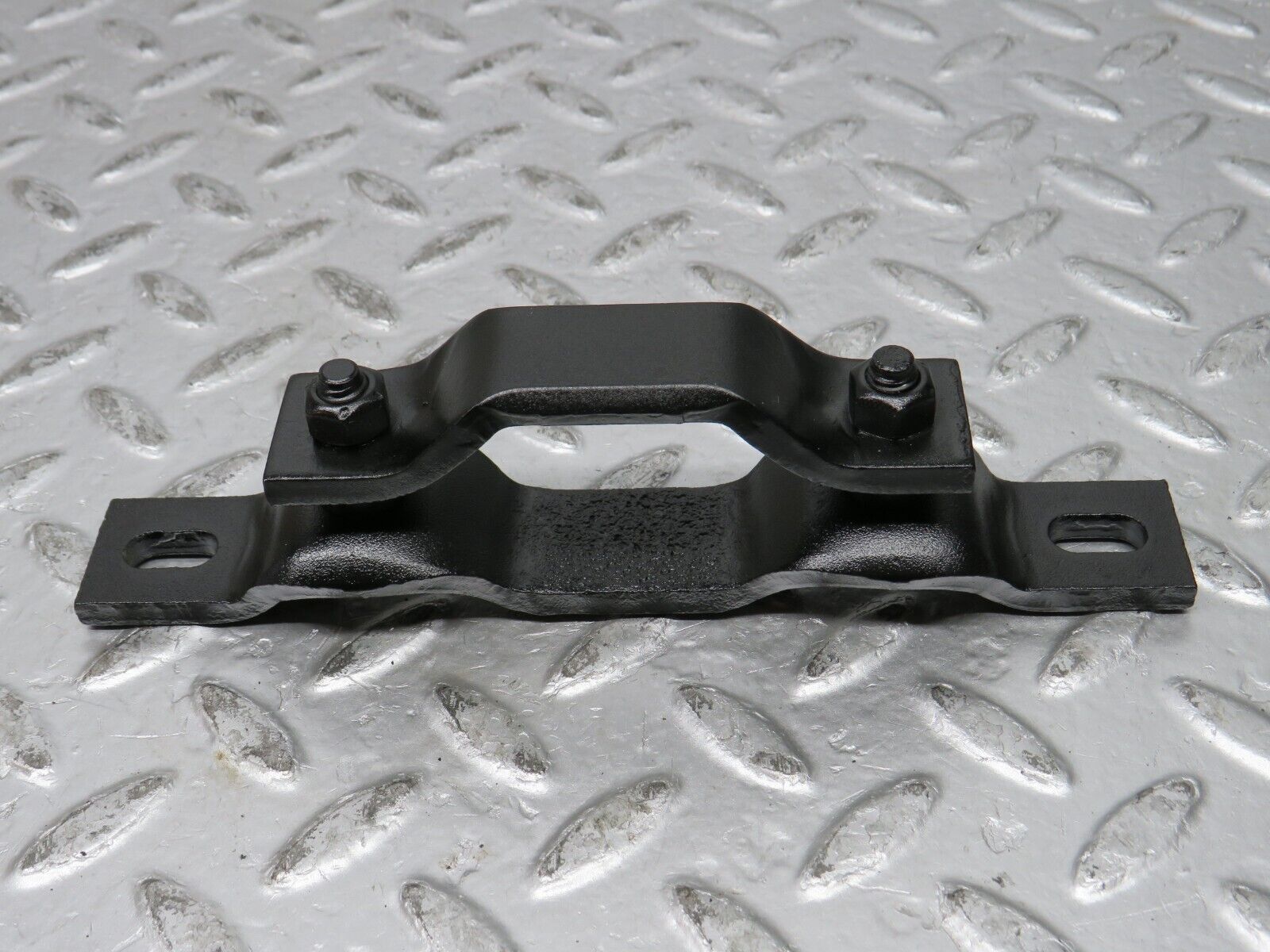 31994 Mercedes-Benz W123 230E Engine Mount Bracket Front