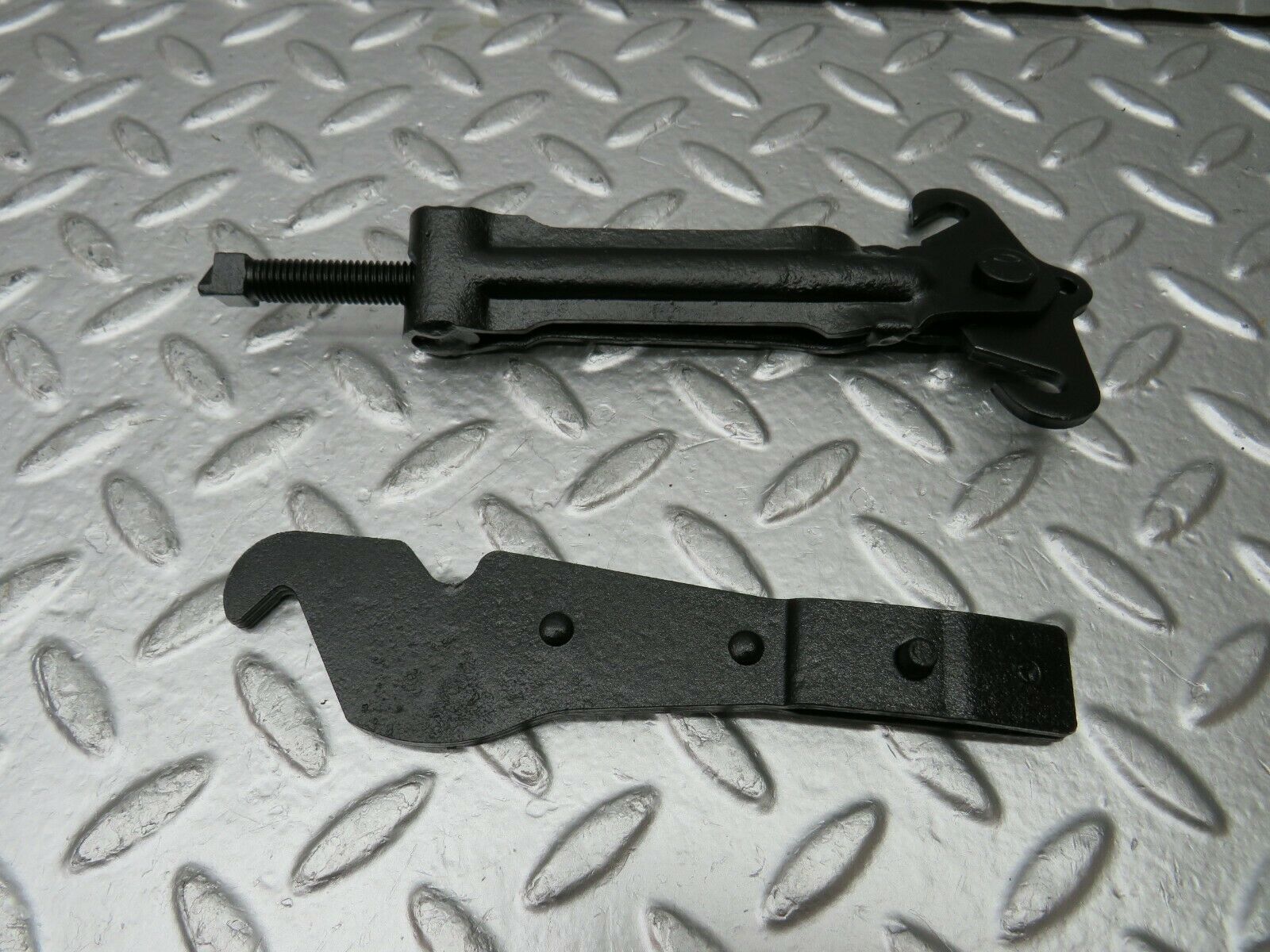 24153 Mercedes-Benz W123 280E Handbrake Regulator