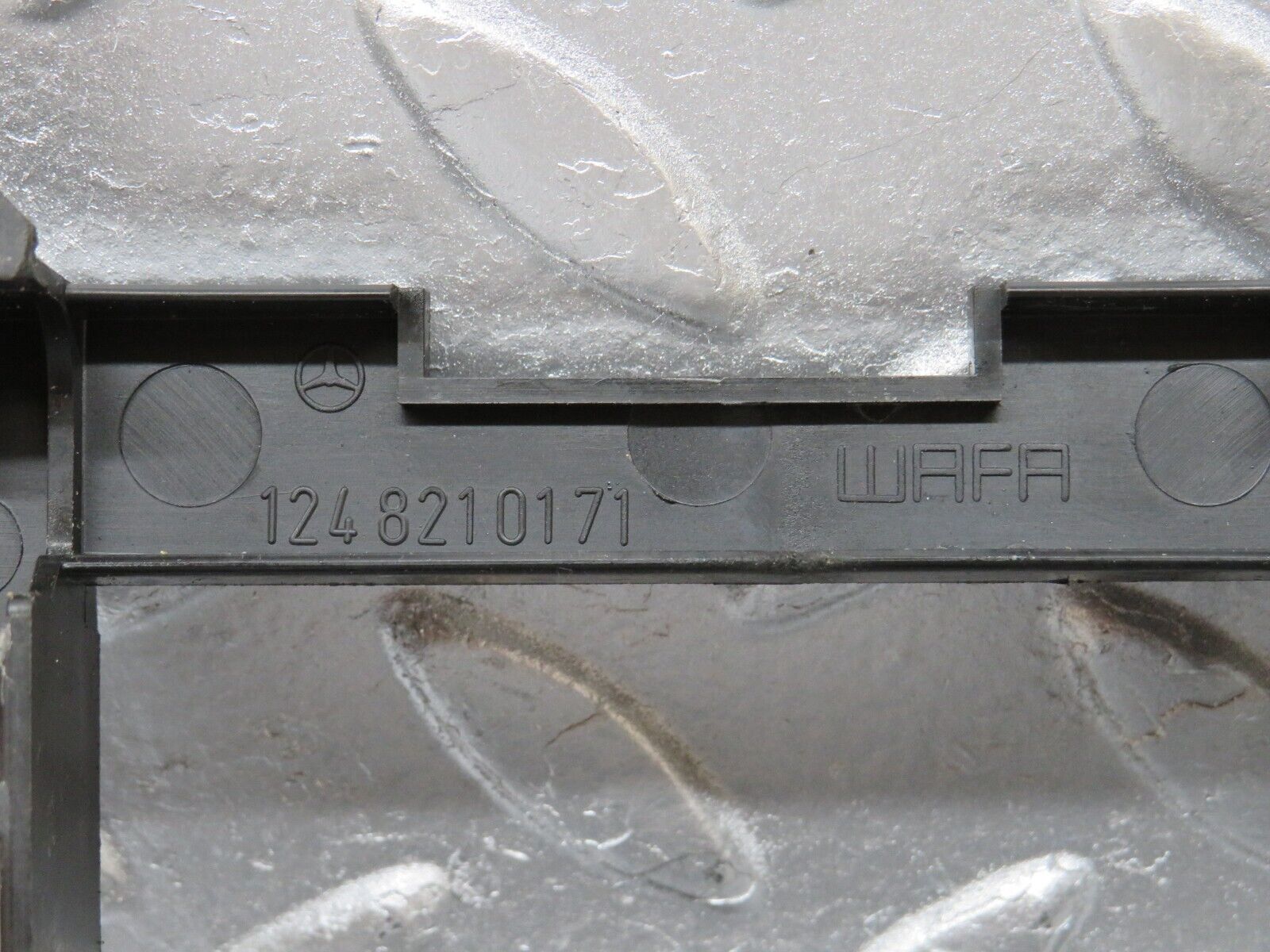 34075 Mercedes-Benz W124 260E Centre Console Switch Frame 1248210171