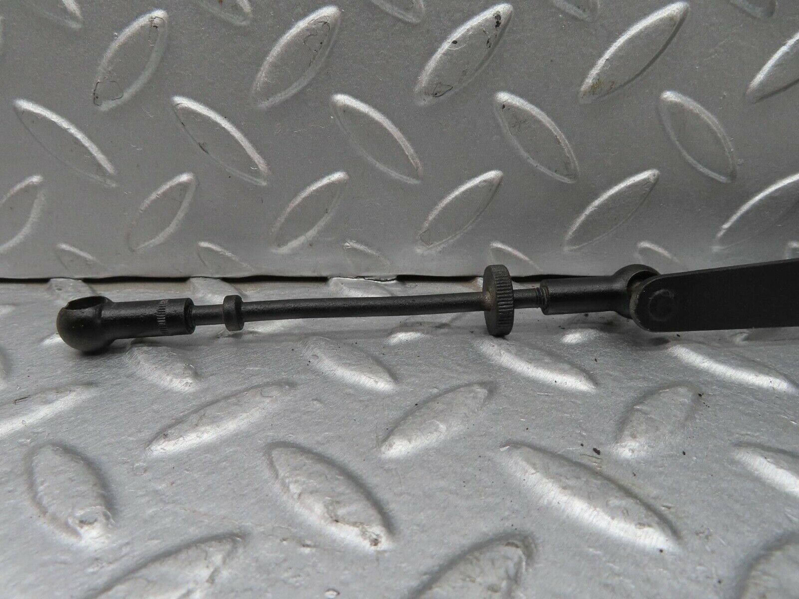 13160 Mercedes-Benz W111 220S Throttle Linkage