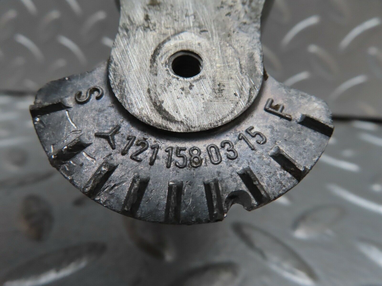 18735 Mercedes-Benz W120 W121 Ponton Ignition Distributor Mount 1211580315