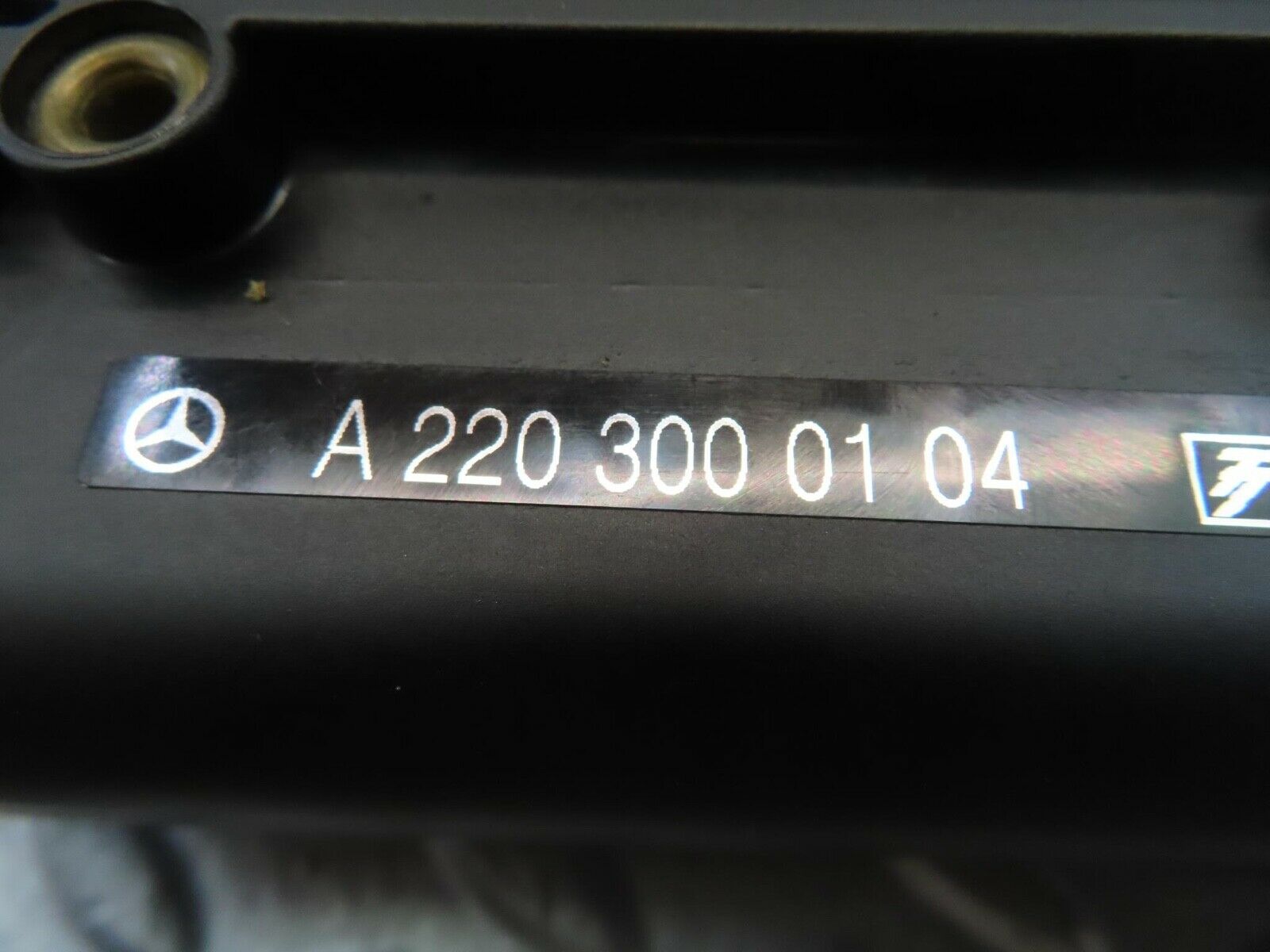 11100 Mercedes-Benz W221 S320 Throttle Accelerator Pedal 2203000104