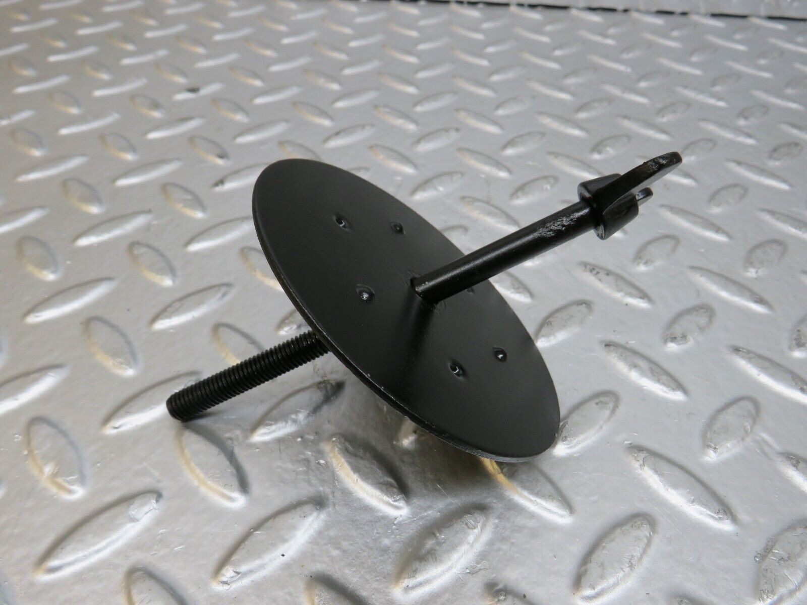 25429 Mercedes-Benz W123 200 Spare Wheel Holder