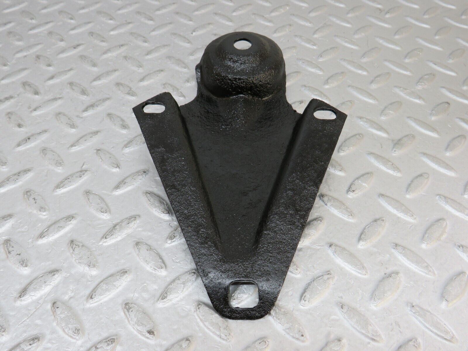 35786 Mercedes-Benz W108 Rear Suspension Axle Mounting Bracket