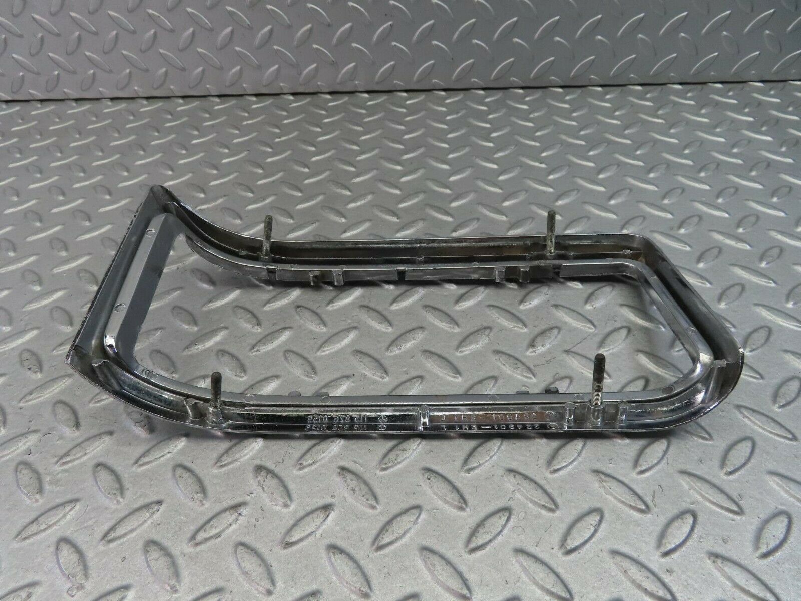 8511 Mercedes-Benz W115 Tail Light Chrome Frame Left 1158260159