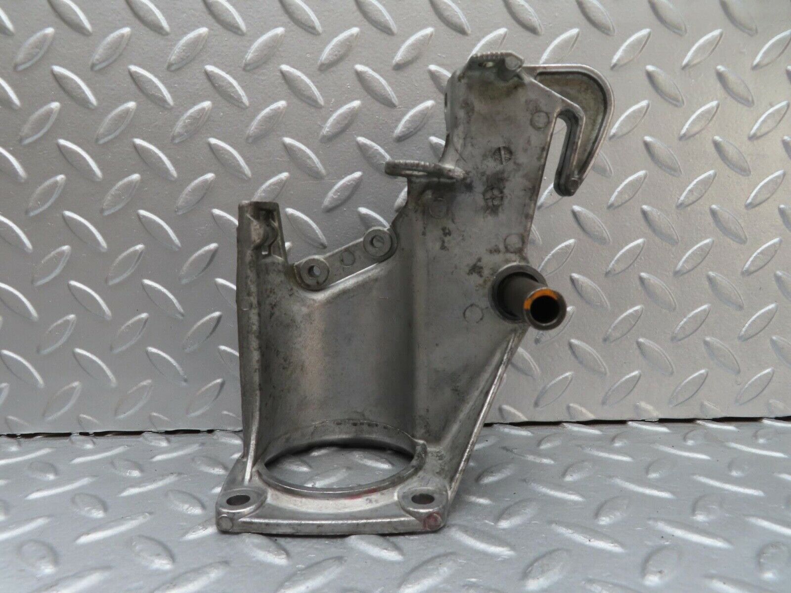 16012 Mercedes-Benz W123 280E Brake Pedal Bracket 1232900219