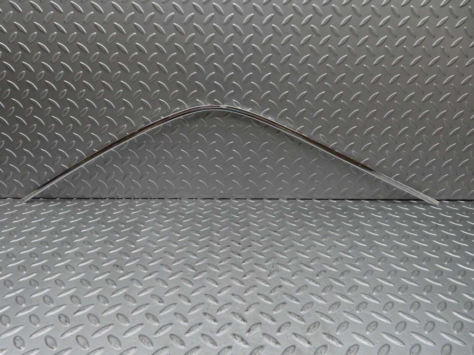 12589 Mercedes-Benz W108 280SE 3.5 Rear Right Door Window Chrome Frame