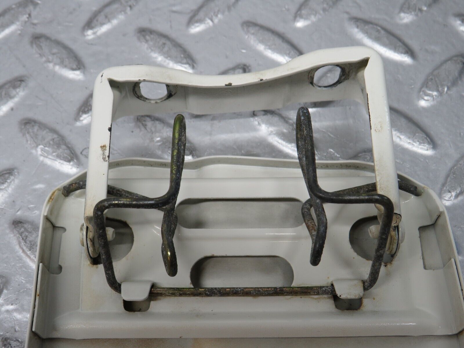 26819 Mercedes-Benz W123 240D Fuel Tank Flap Cap 1235840039