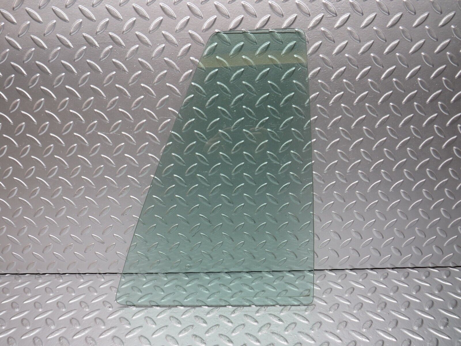 31478 Mercedes-Benz S124 220TE Wagon Rear Right Quarter Window Glass