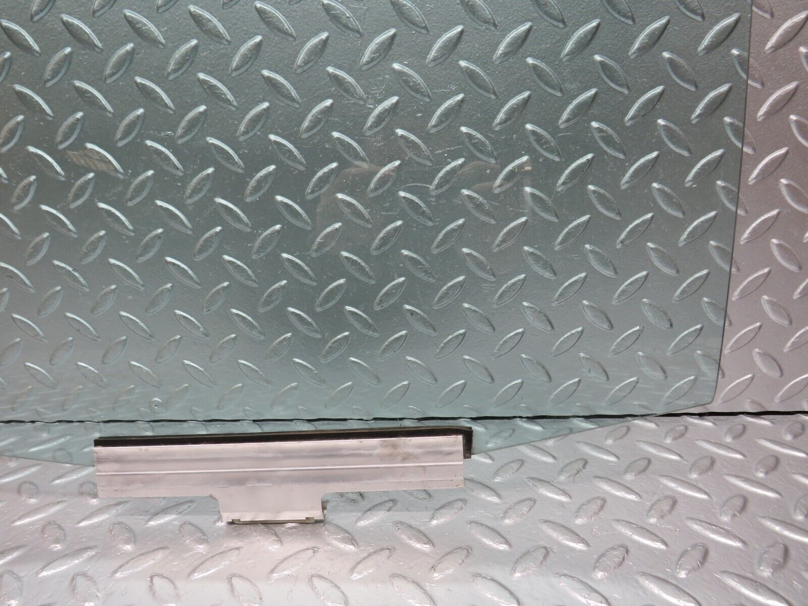 30929 Mercedes-Benz W201 190E 2.0L Rear Left Door Window Glass