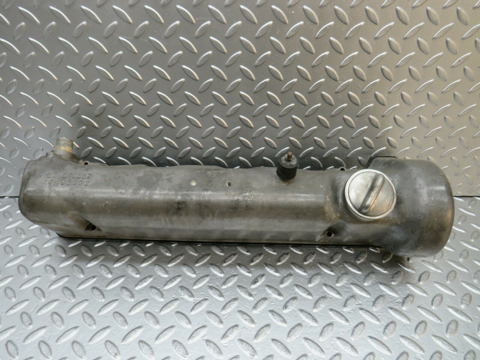 22817 Mercedes-Benz C107 450SLC Cylinder Head Valve Cover Right 1160163305