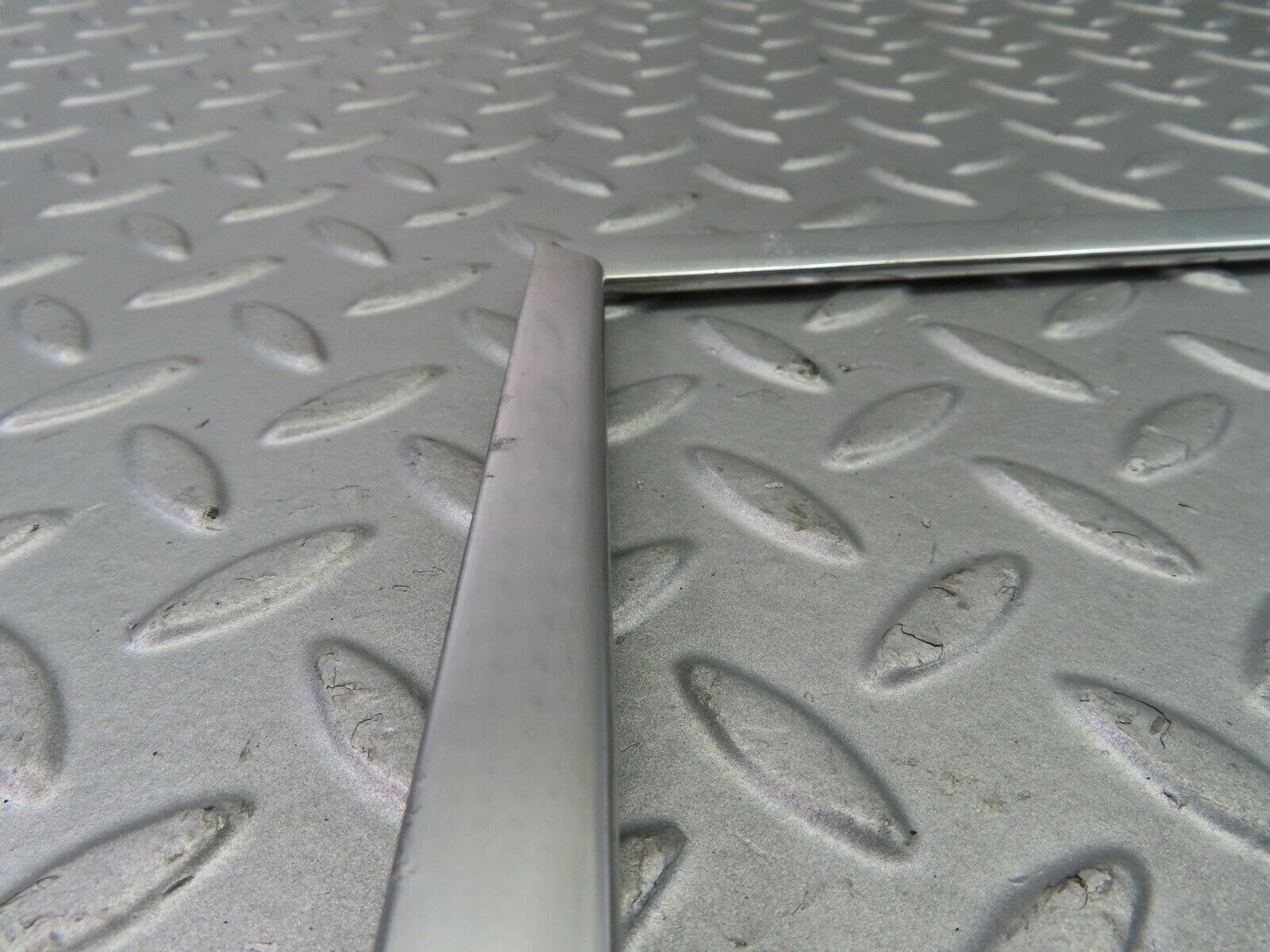 7781 Mercedes-Benz S123 230TE Wagon Door Chrome Window Frame Rear Right