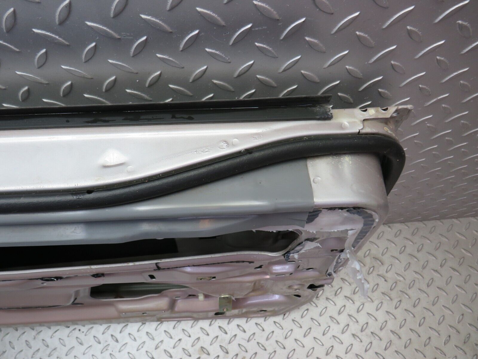 39540 Mercedes-Benz R129 320SL Coupe Left Door