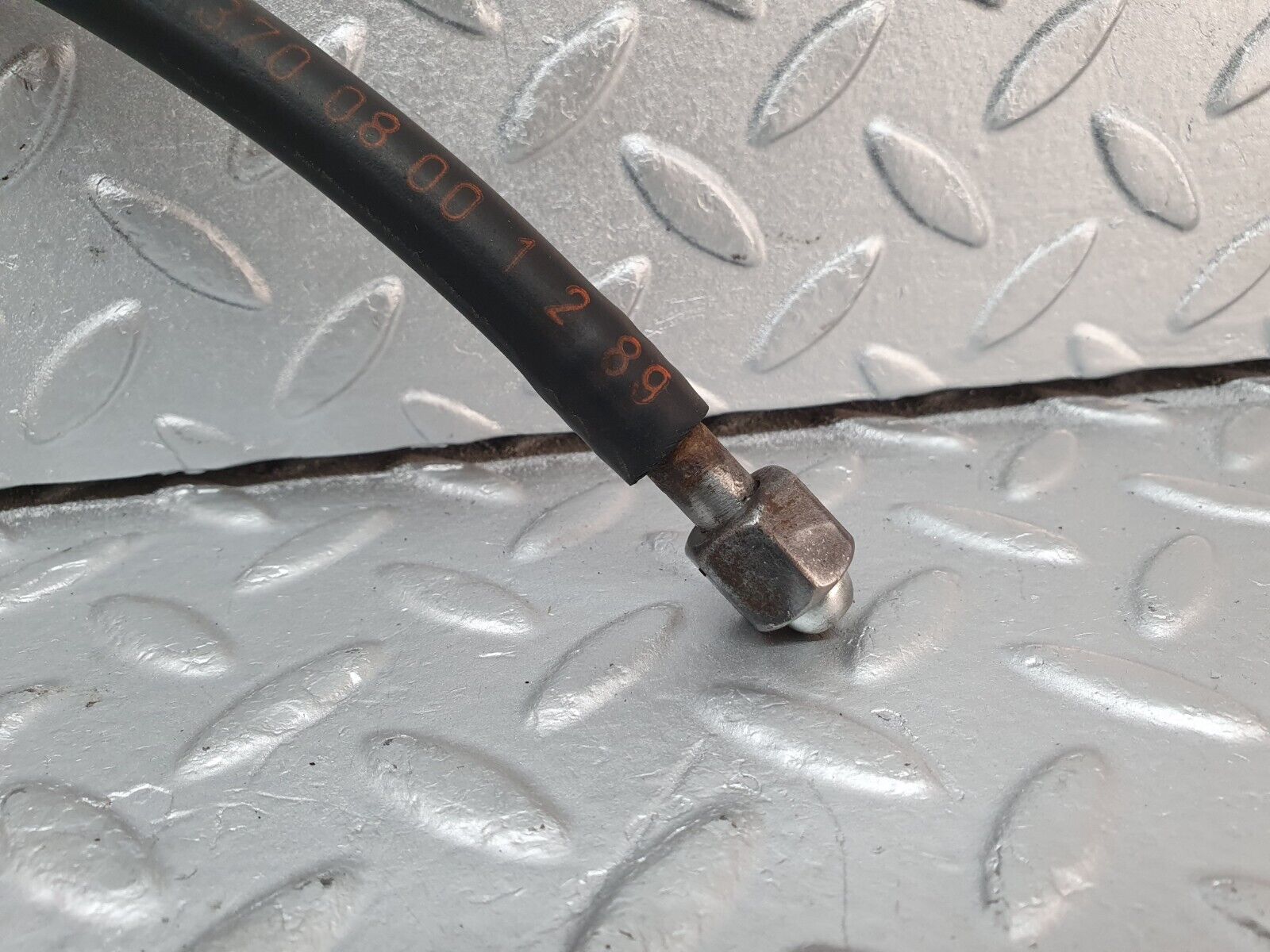 41238 Mercedes-Benz W126 300SE Fuel Pipe Line