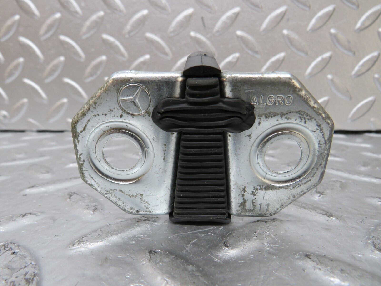 25843 Mercedes-Benz W124 280E Door Lock Latch