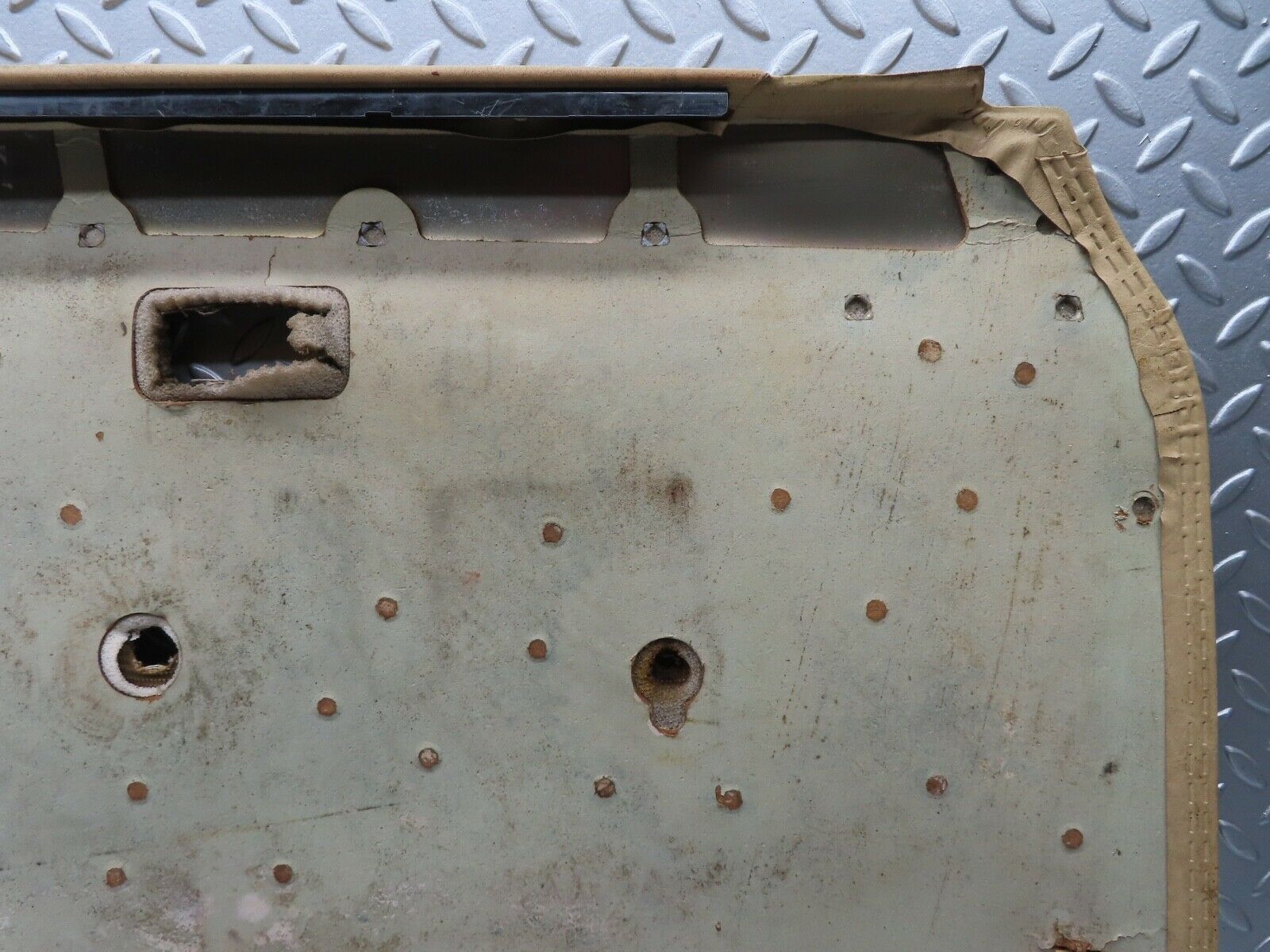 21124 Mercedes-Benz W123 230E Front Right Door Card Beige