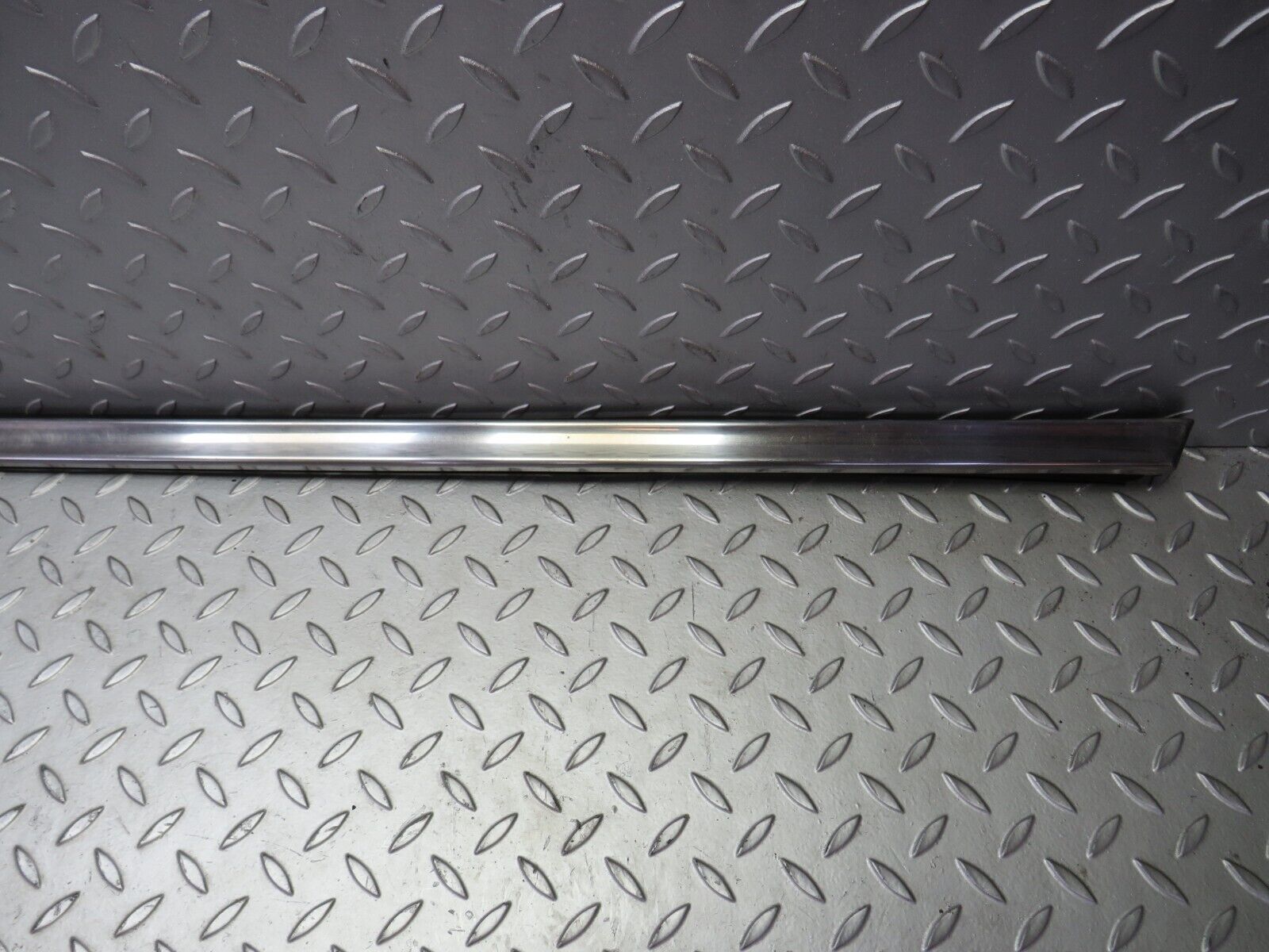 26345 Mercedes-Benz W116 450SE Left Skirt Chrome