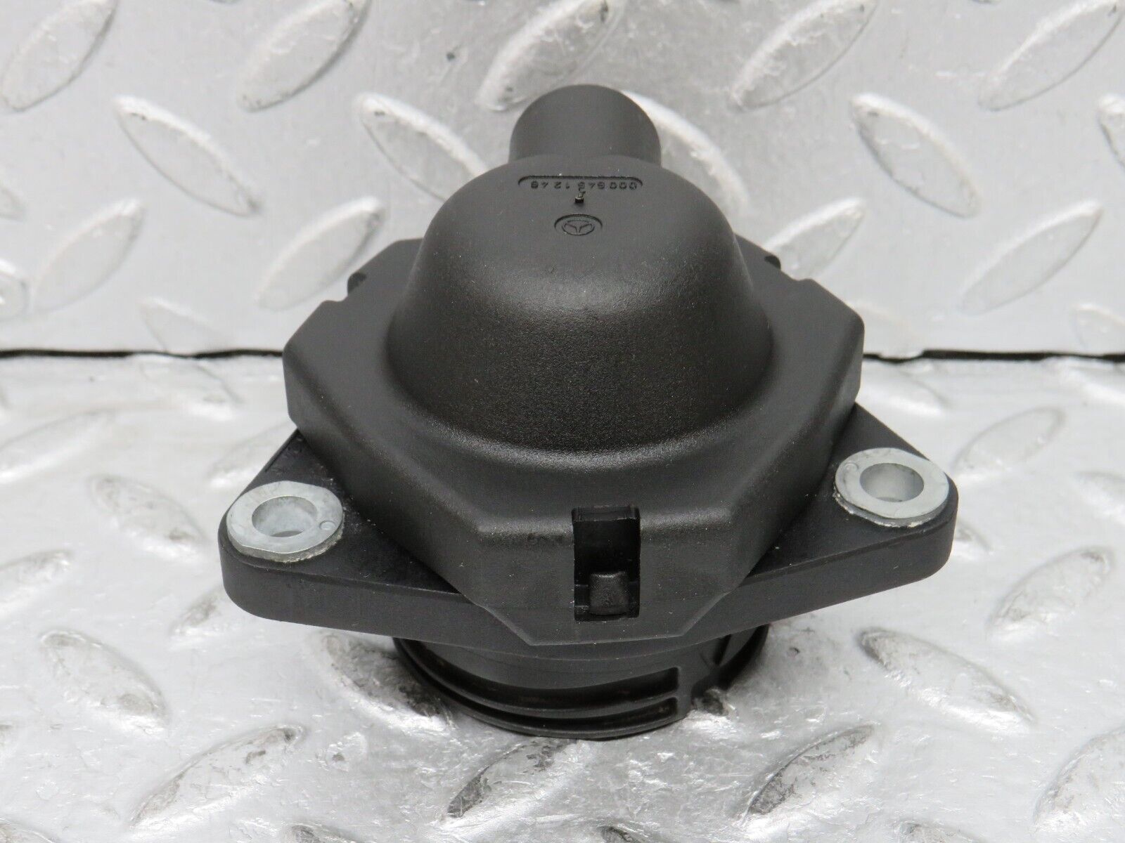 37909 Mercedes-Benz A124 320E Cabriolet Rear Axle Transfer Case Plug 0005451246