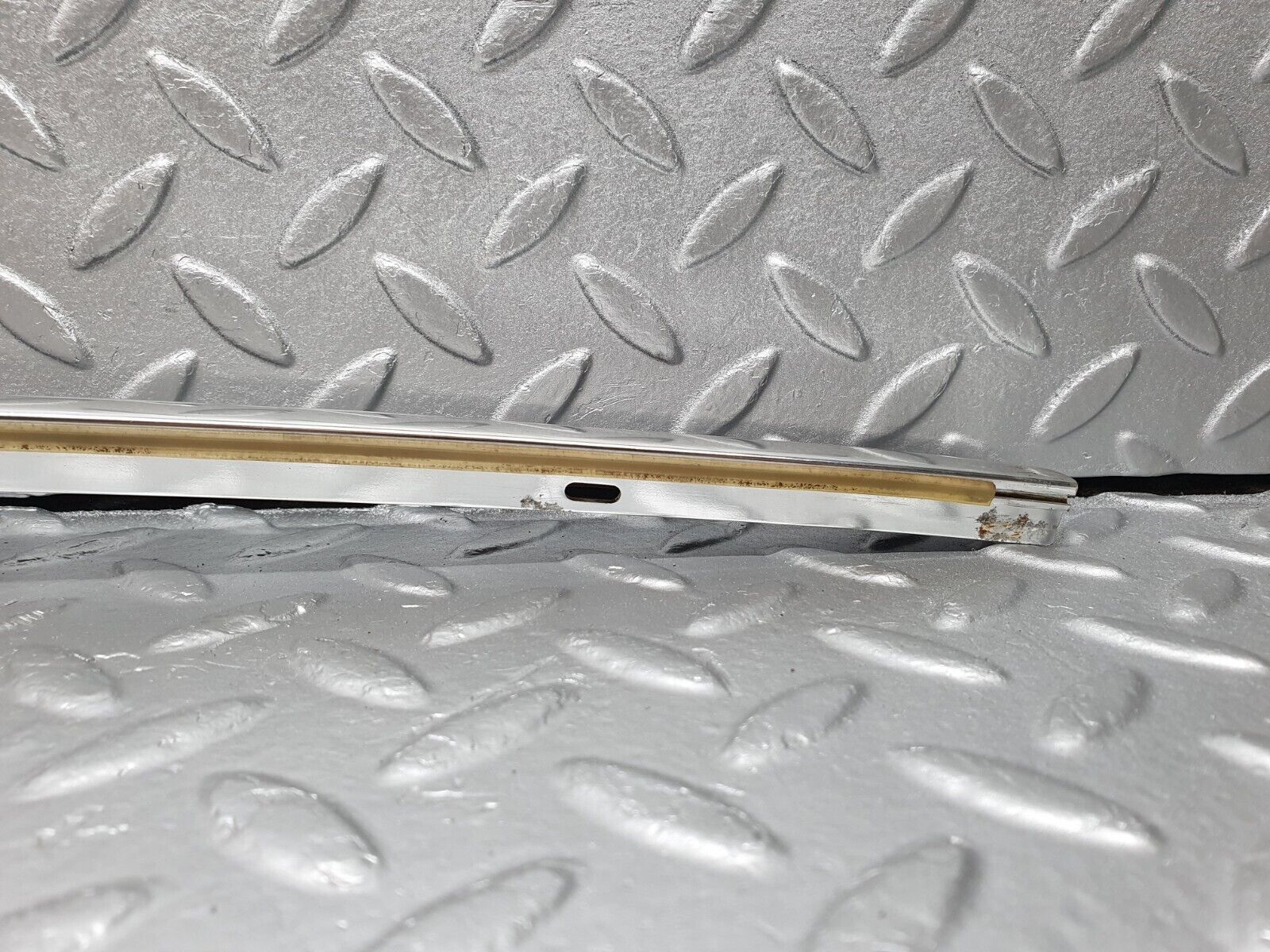 41296 Mercedes-Benz W126 300SE Front Windscreen Top Chrome Frame Trim