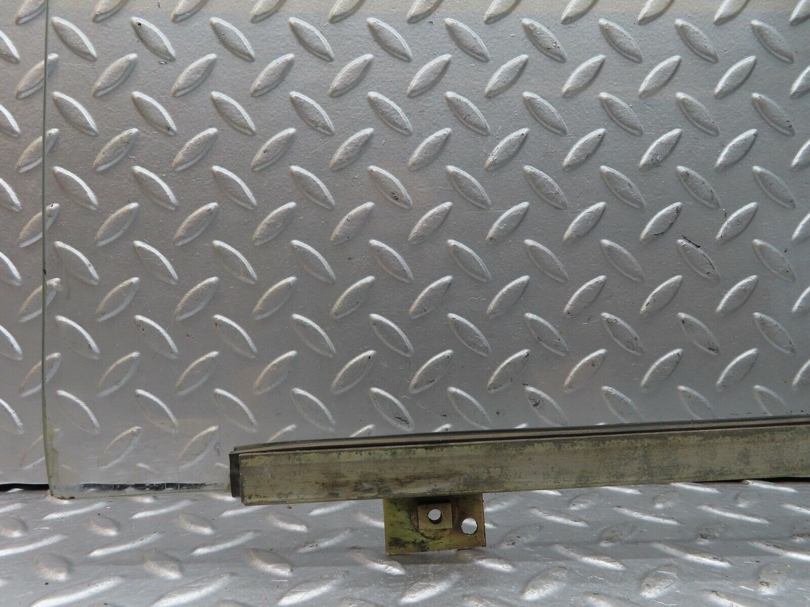 18814 Mercedes-Benz W116 Rear Left Door Window Glass