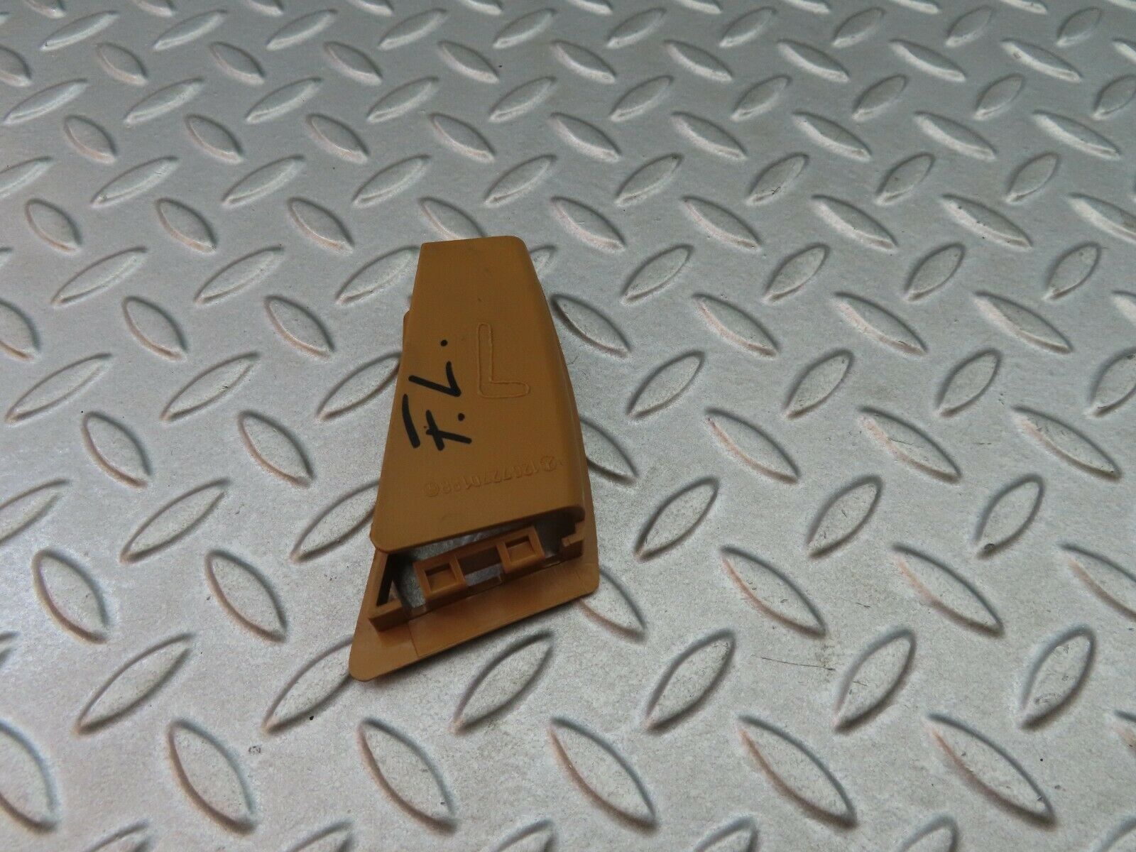 6040 Mercedes-Benz W126 380SE Front Left Door Panel Door Vents 1267270188