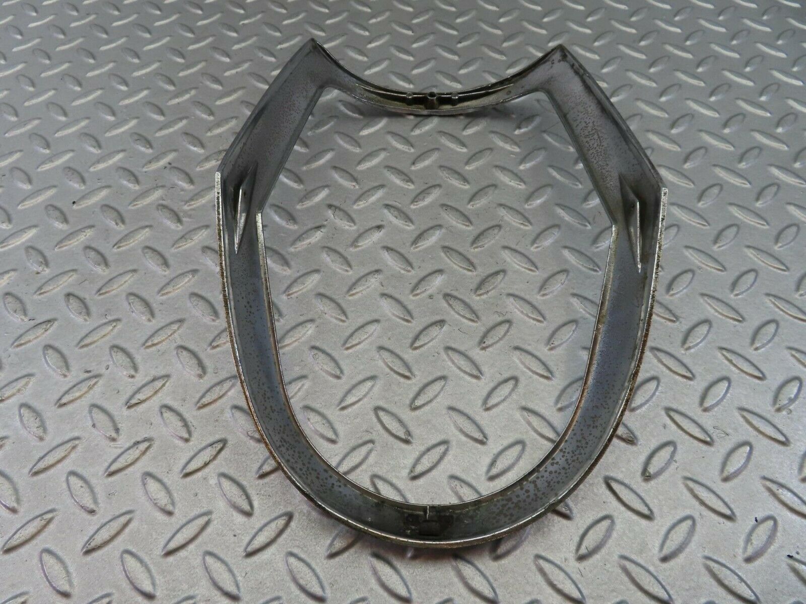 8122 Mercedes-Benz W108 Headlight Chrome Frame