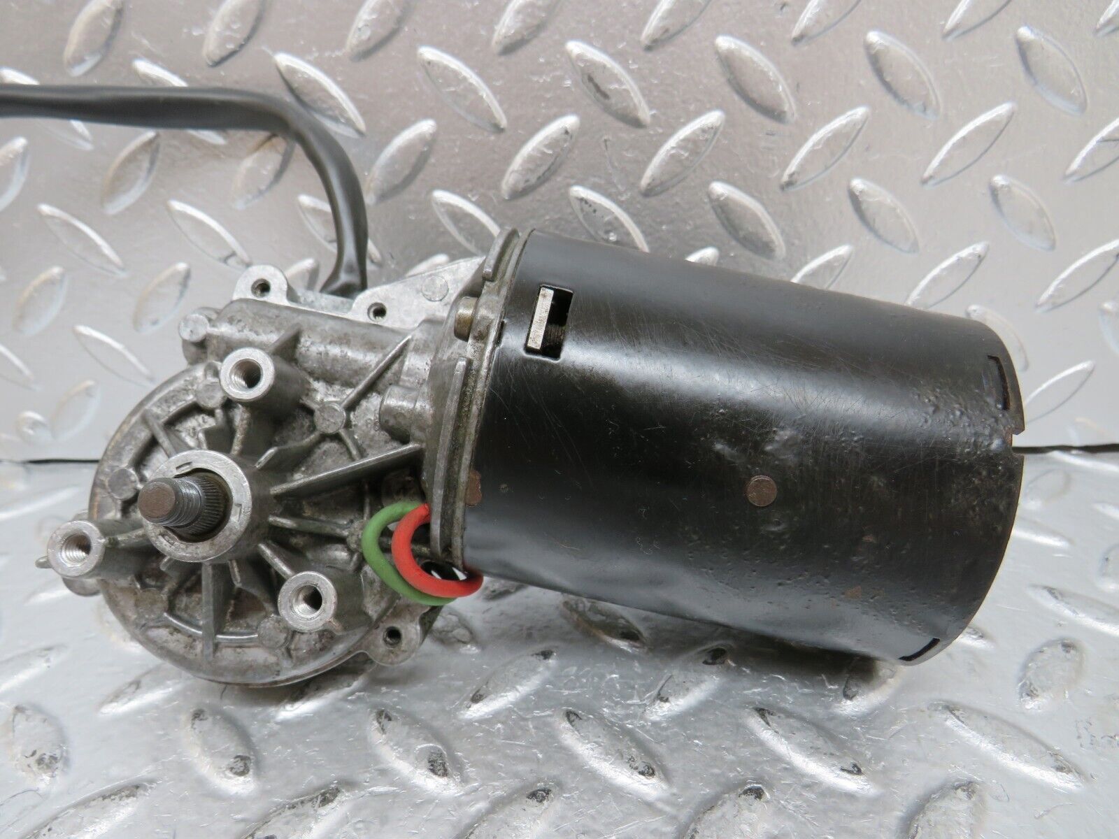 26330 Mercedes-Benz W116 450SE Wiper Motor Bosch 0390341077