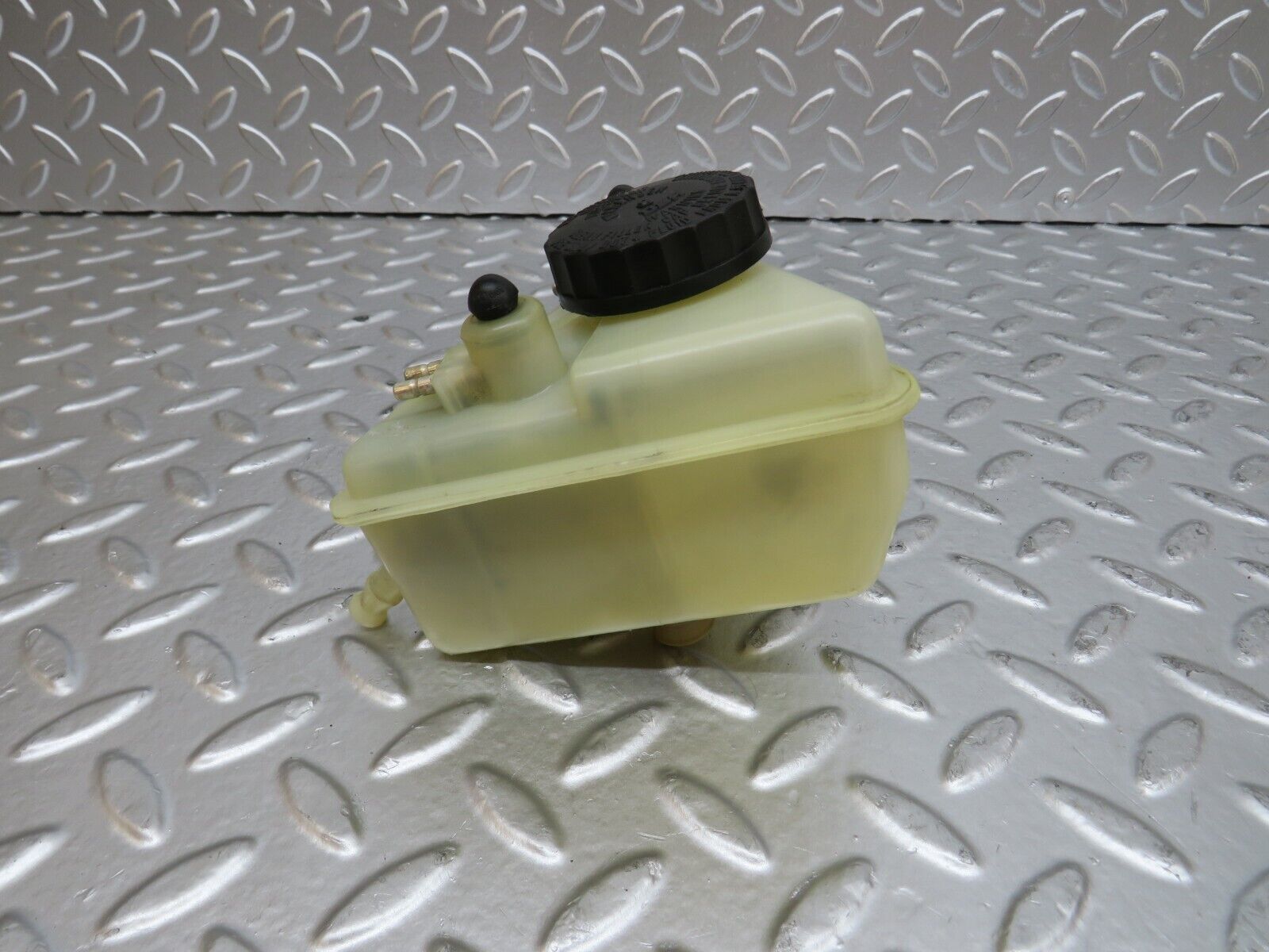 25405 Mercedes-Benz W123 200 Brake Fluid Reservoir Tank DBA