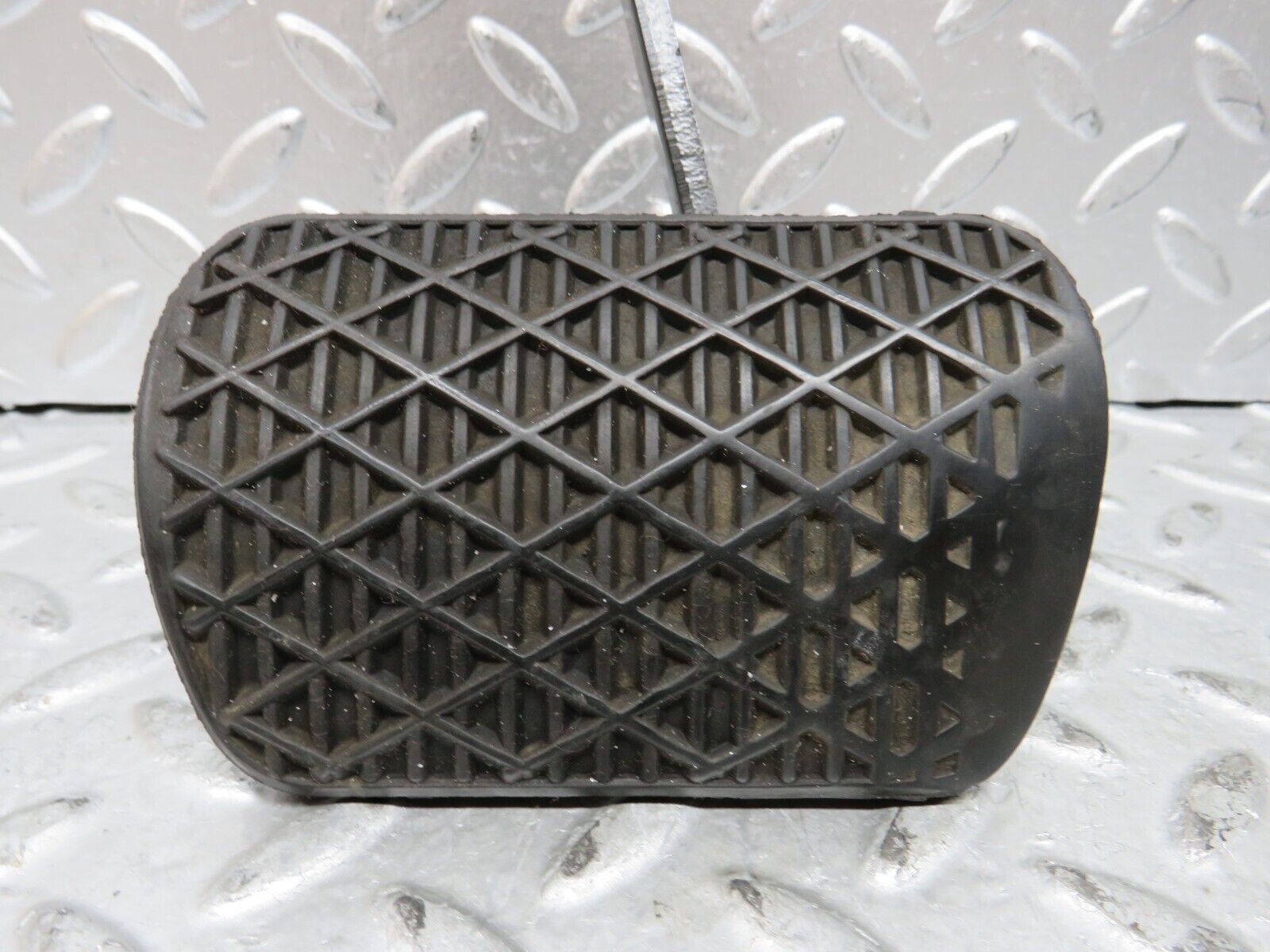 29035 Mercedes-Benz C124 320CE Coupe Brake Pedal With Rubber 1232910082