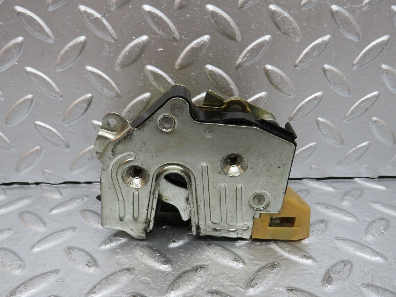 29353 Mercedes-Benz W124 230E Rear Left Door Lock Mechanism