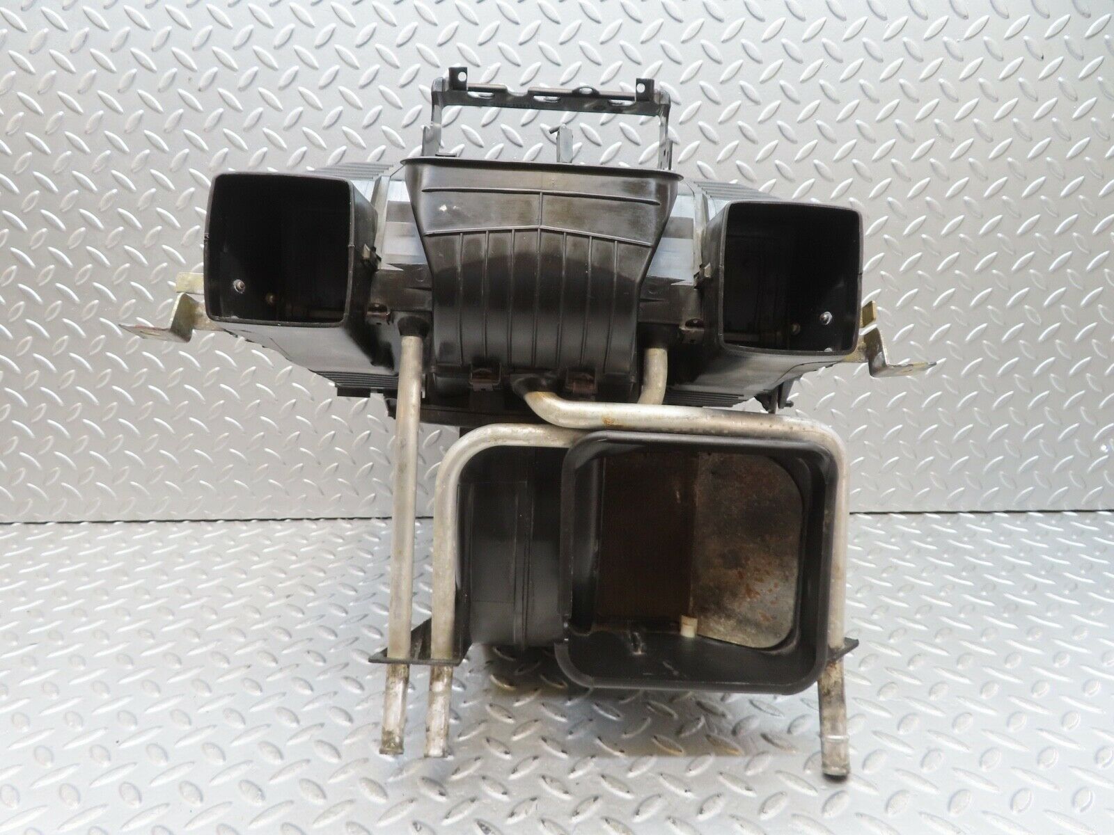 17026 Mercedes-Benz C123 280CE Coupe Heater Box Blower Housing Behr 1238300008