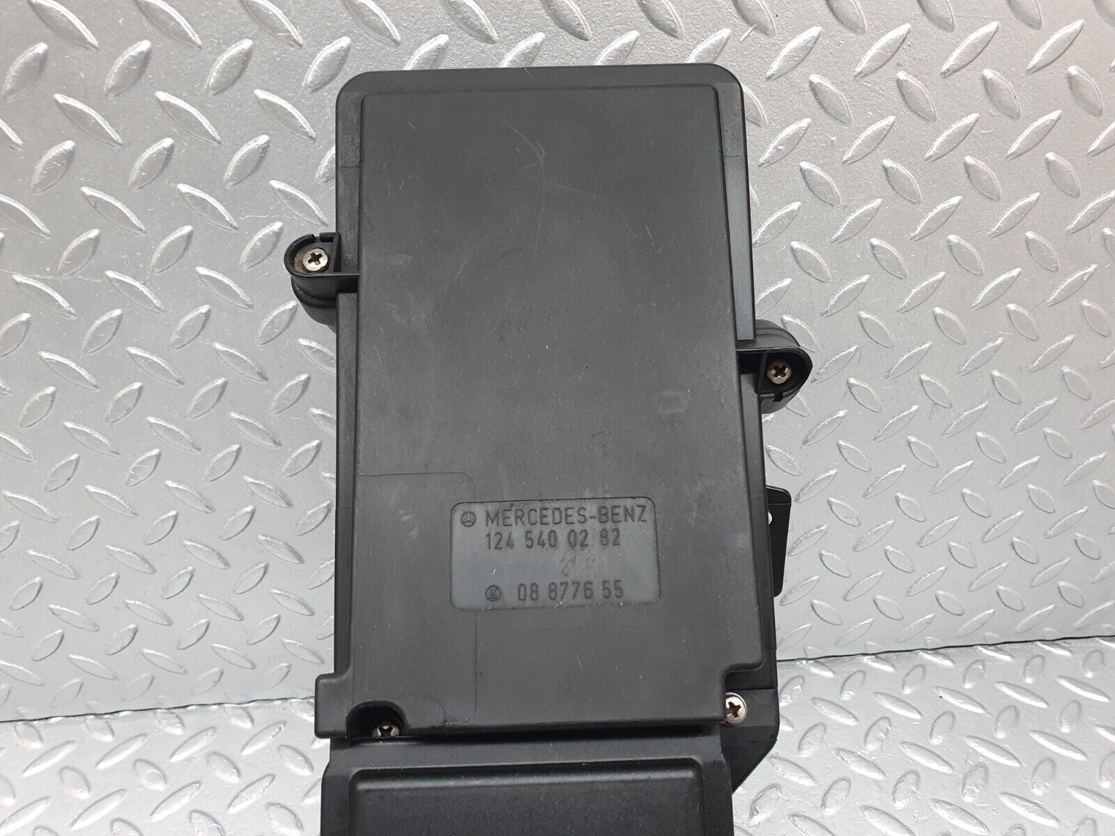 41580 Mercedes-Benz W124 200E Fuse Box 1245401150 1245400182 1245400282