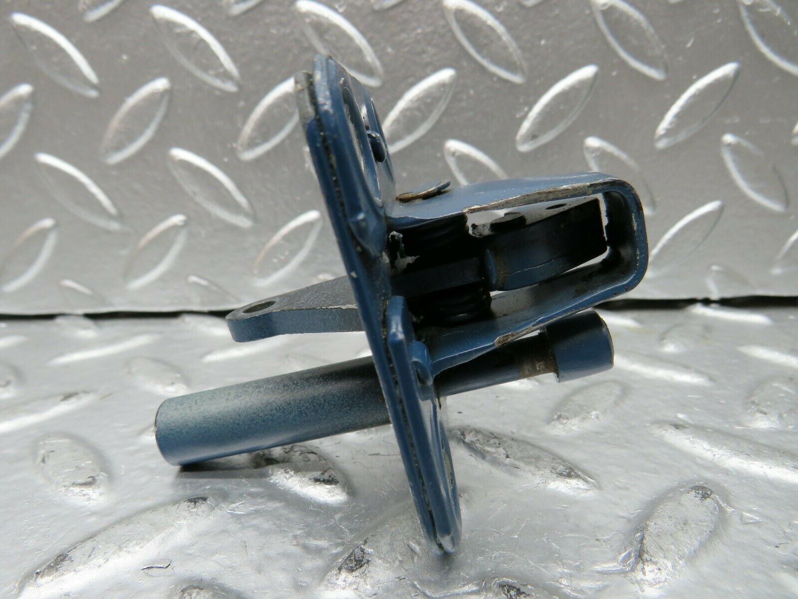 23025 Mercedes-Benz C123 230CE Coupe Bonnet Lock Catch