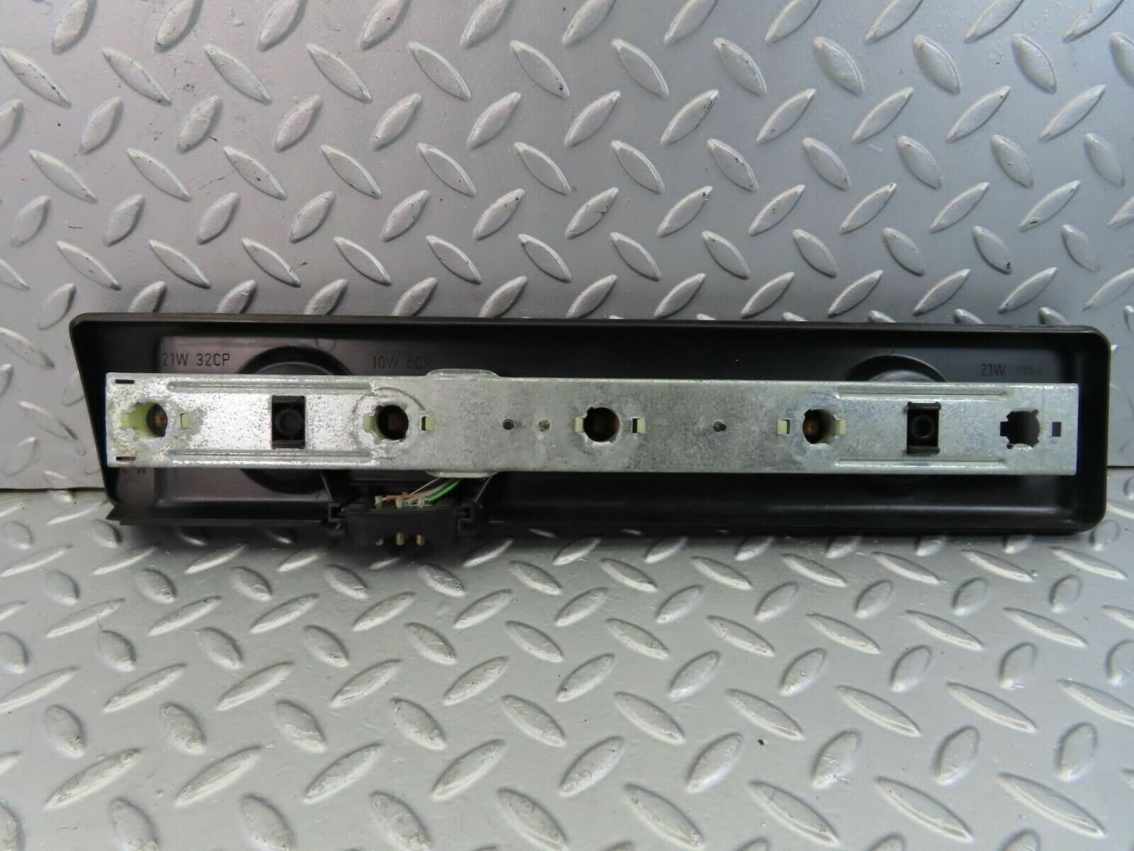 9038 Mercedes-Benz W123 Tail Light Bulb Holder Left