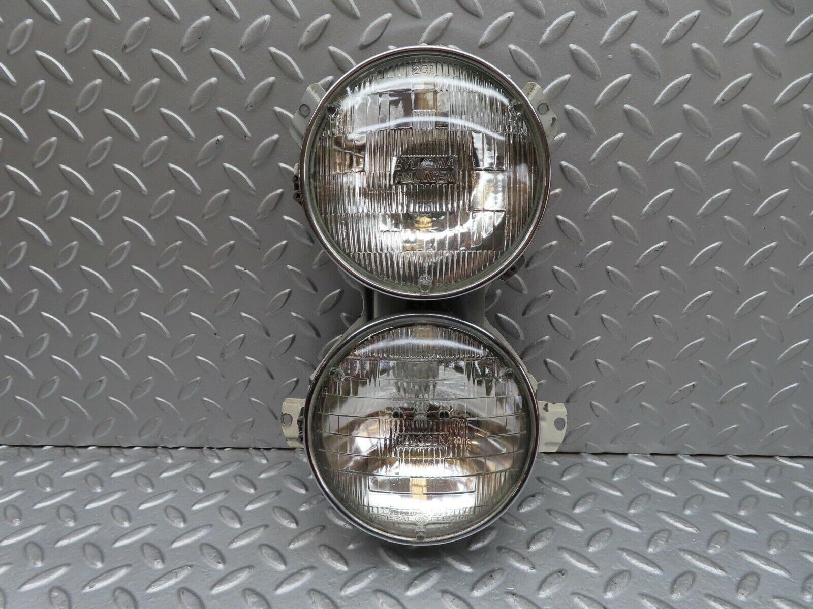 13073 Mercedes-Benz W111 220S Headlight Left/Right 0302350004