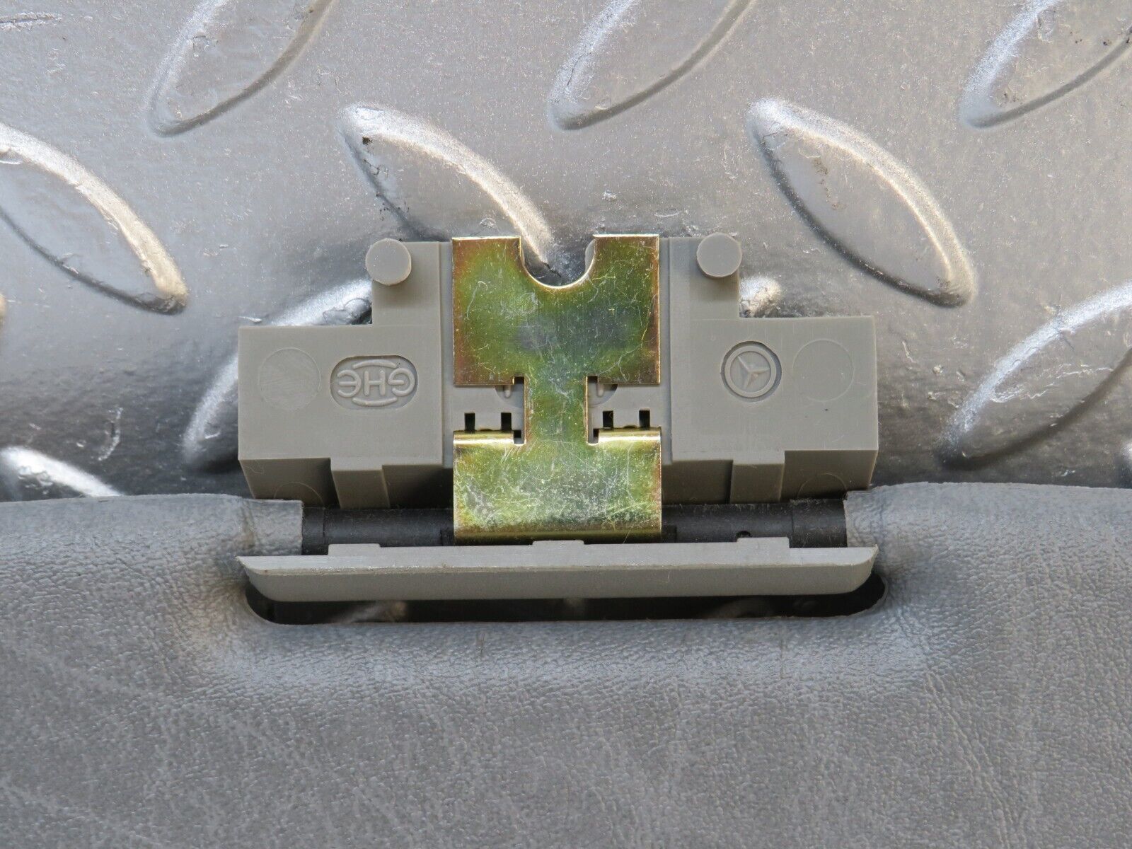 30270 Mercedes-Benz W124 230E Middle Sun Visor Grey