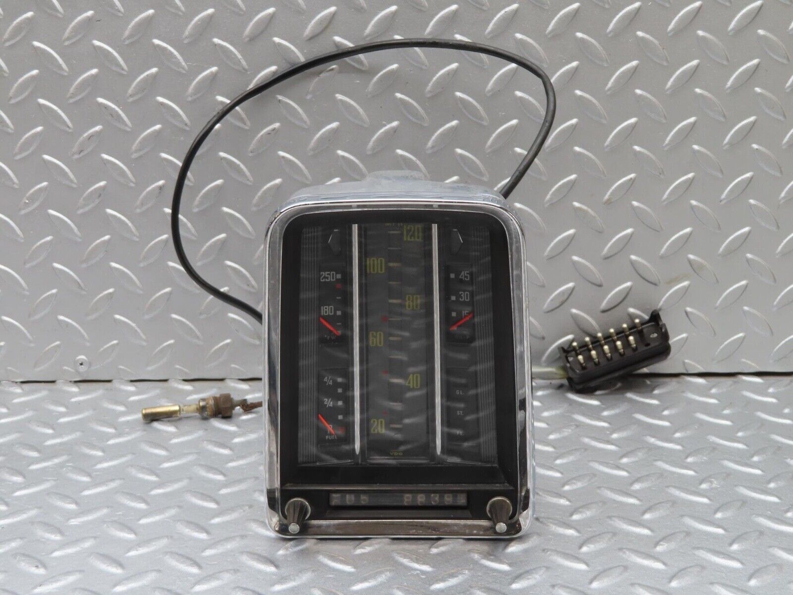 12760 Mercedes-Benz W111 220SE Instrument Cluster