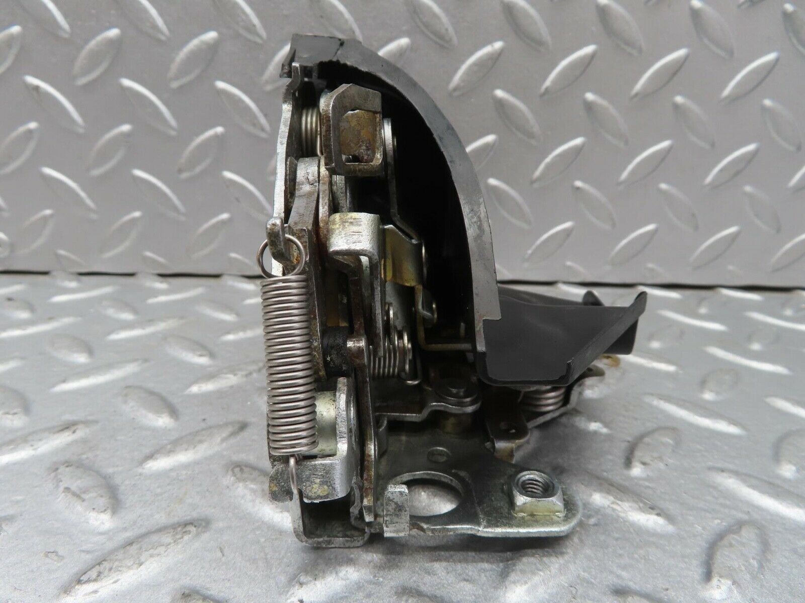 13636 Mercedes-Benz W123 200 Rear Right Door Lock Mechanism 1237330208