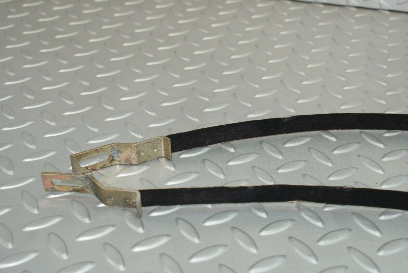 2993 Mercedes-Benz C123 280CE Coupe Heater Box Holder Strap