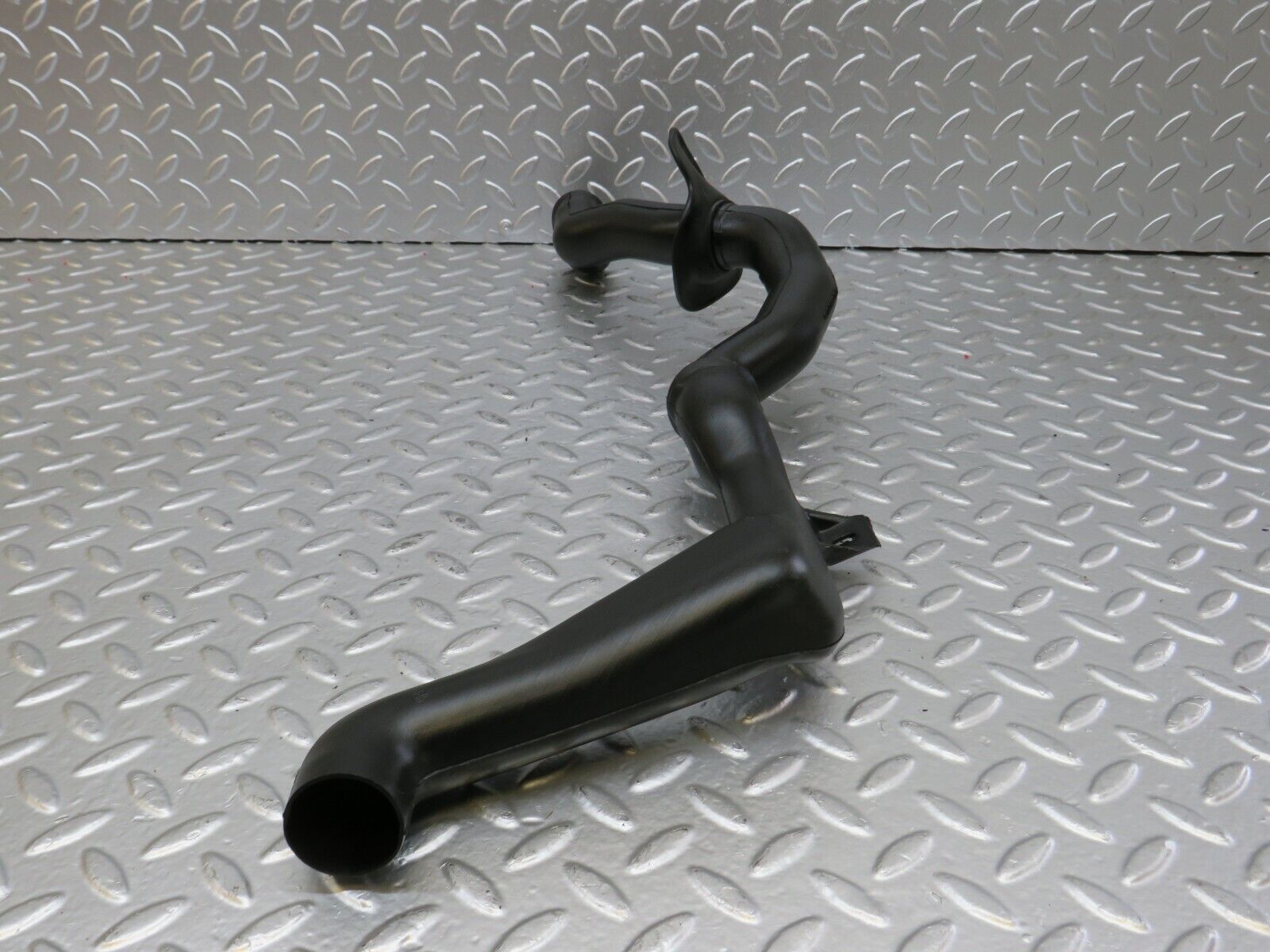 24737 Mercedes-Benz W140 S320 Engine Bay Water Drain Left Side 1406280178