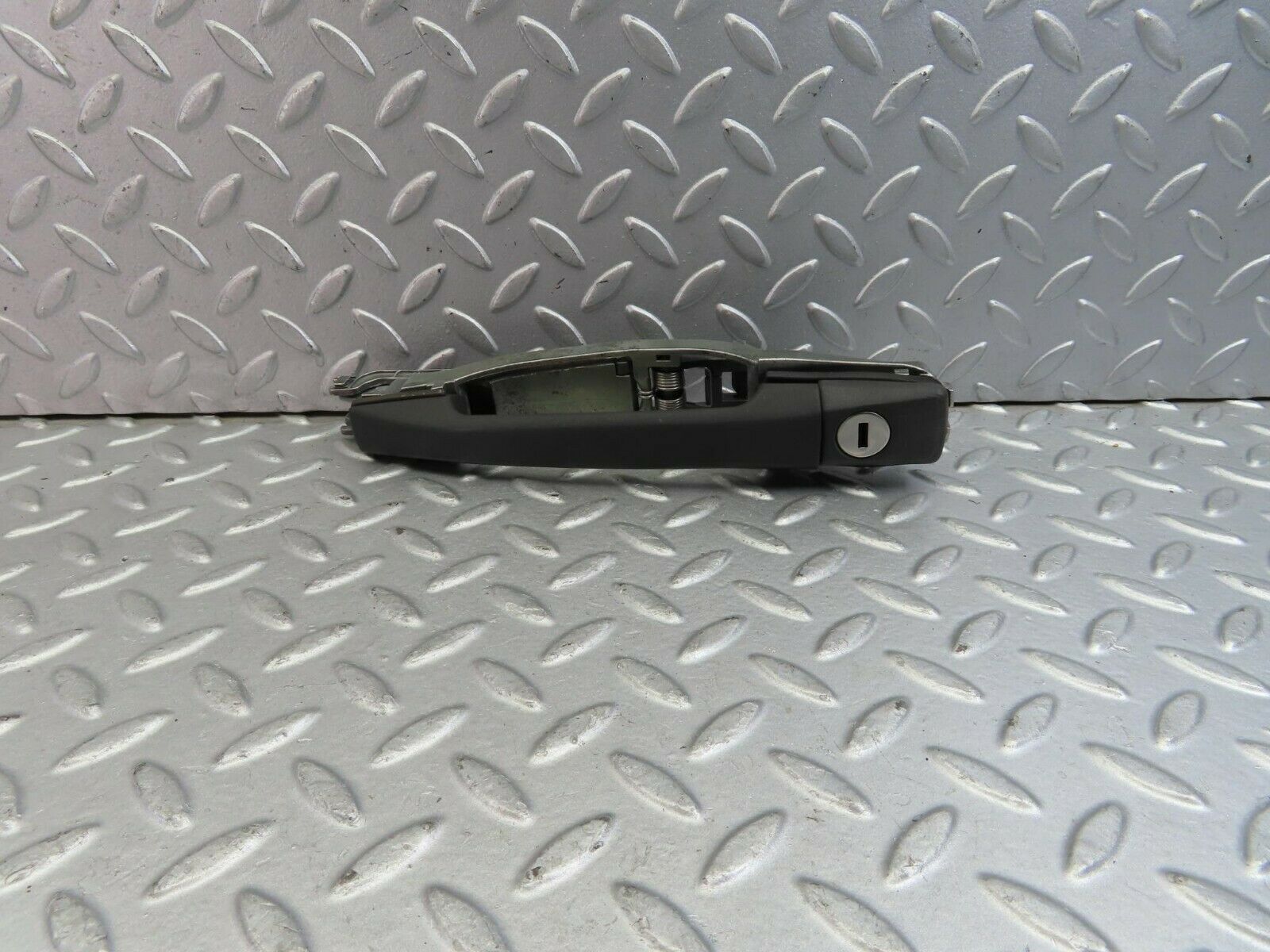 9381 Mercedes-Benz C124 300CE Coupe Left Door Handle No Key